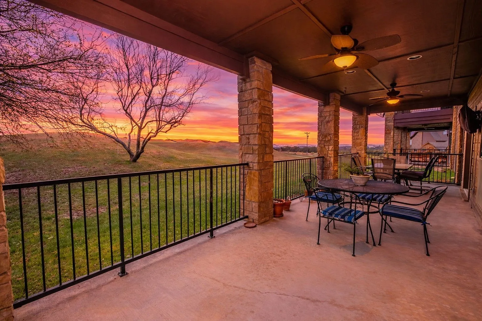 Condominium For Sale in Palo Pinto County , 1101 Eagle Point Circle, Graford, Texas 76449, 2 Bedroom, 2 Bathroom, 1 Garage spaces, 1,502 Sqft, built in 2005, mls#21191794, Real Estate Agent in Graford, Homes For Sale in Palo Pinto county, Homes For Sale in Graford, Realtor in Graford Texas, Real Estate Brokerage Independent Realty Texas, Luminita Cordes Realtor