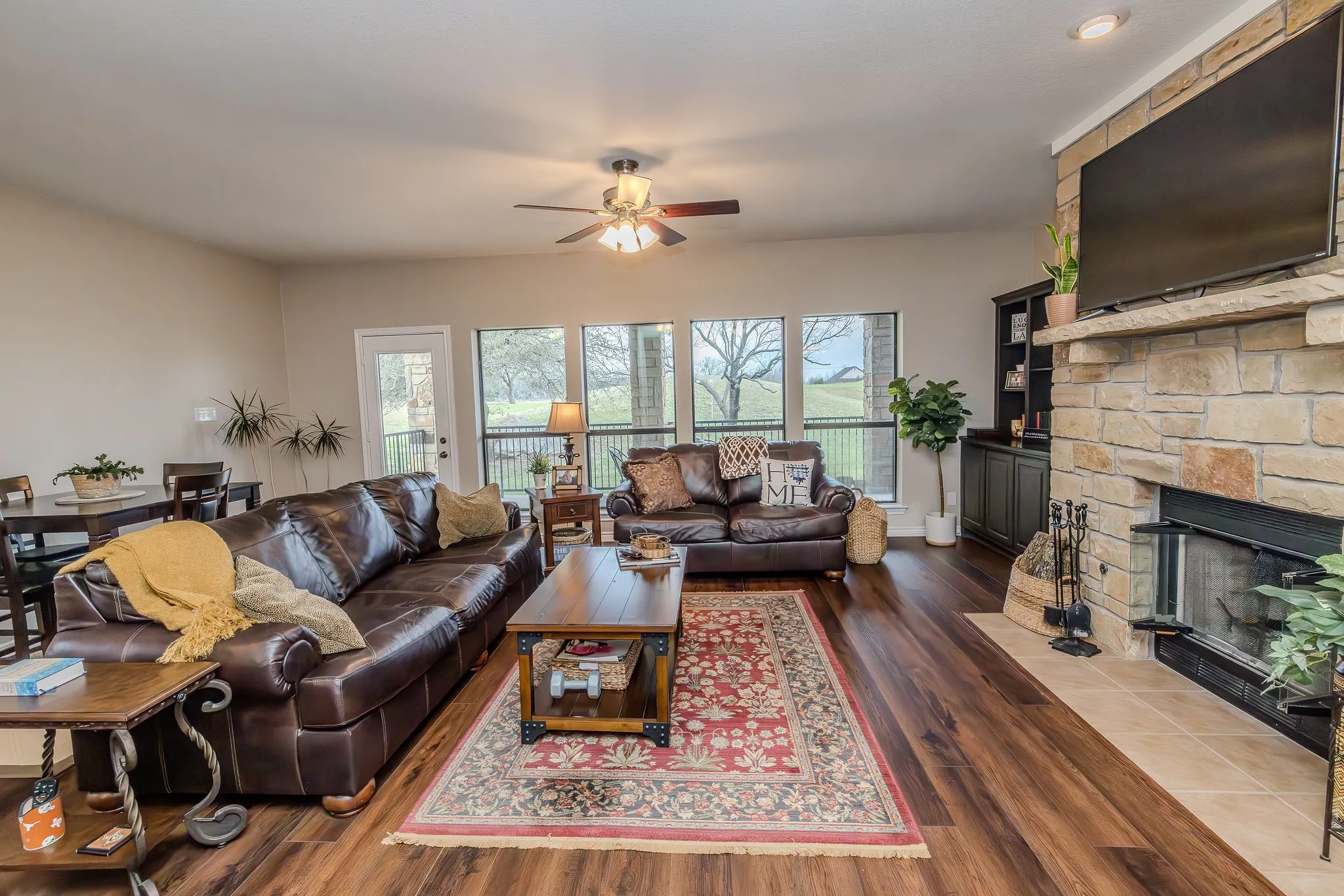 Condominium For Sale in Palo Pinto County , 1101 Eagle Point Circle, Graford, Texas 76449, 2 Bedroom, 2 Bathroom, 1 Garage spaces, 1,502 Sqft, built in 2005, mls#21191794, Real Estate Agent in Graford, Homes For Sale in Palo Pinto county, Homes For Sale in Graford, Realtor in Graford Texas, Real Estate Brokerage Independent Realty Texas, Luminita Cordes Realtor
