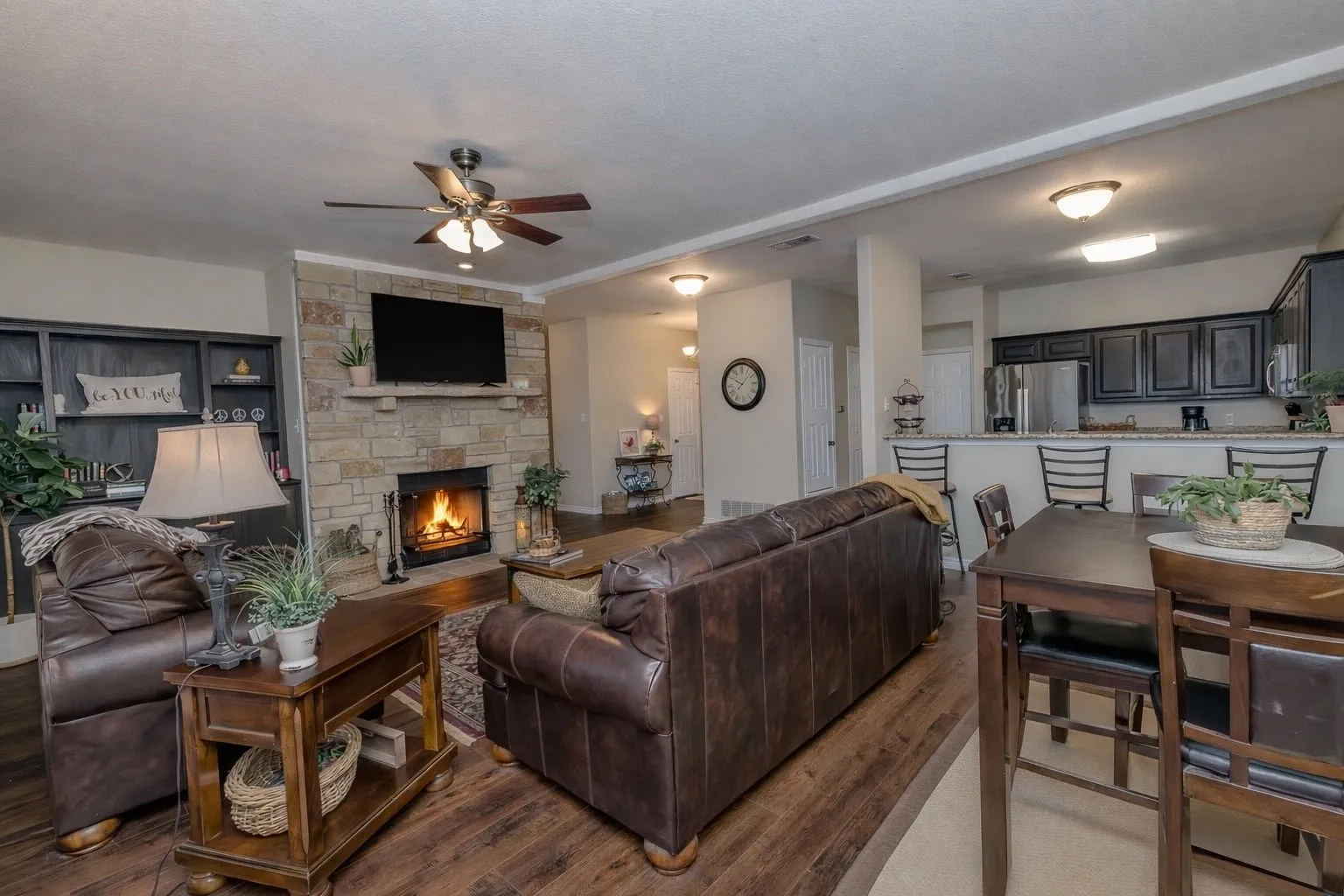 Condominium For Sale in Palo Pinto County , 1101 Eagle Point Circle, Graford, Texas 76449, 2 Bedroom, 2 Bathroom, 1 Garage spaces, 1,502 Sqft, built in 2005, mls#21191794, Real Estate Agent in Graford, Homes For Sale in Palo Pinto county, Homes For Sale in Graford, Realtor in Graford Texas, Real Estate Brokerage Independent Realty Texas, Luminita Cordes Realtor