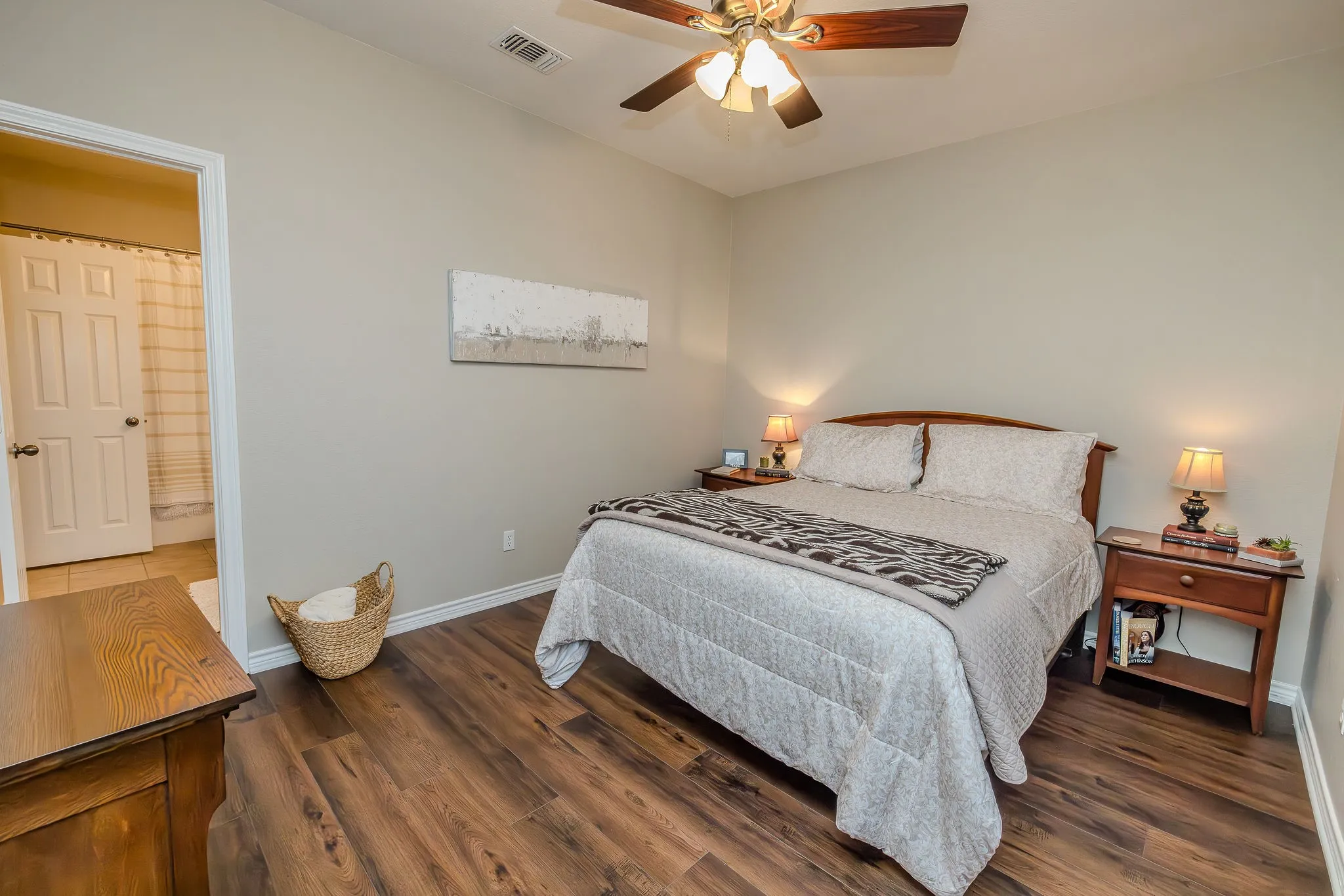 Condominium For Sale in Palo Pinto County , 1101 Eagle Point Circle, Graford, Texas 76449, 2 Bedroom, 2 Bathroom, 1 Garage spaces, 1,502 Sqft, built in 2005, mls#21191794, Real Estate Agent in Graford, Homes For Sale in Palo Pinto county, Homes For Sale in Graford, Realtor in Graford Texas, Real Estate Brokerage Independent Realty Texas, Luminita Cordes Realtor