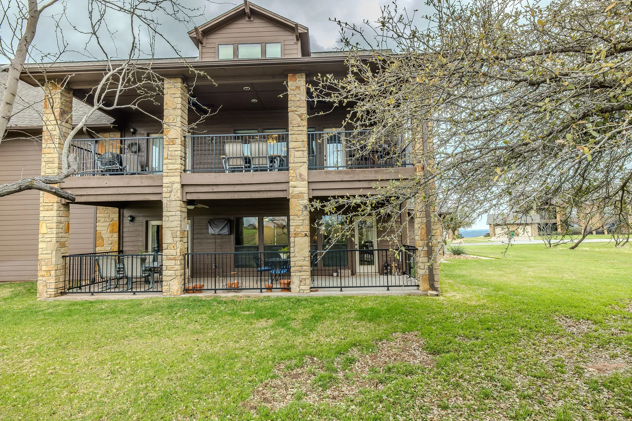 Condominium For Sale in Palo Pinto County , 1101 Eagle Point Circle, Graford, Texas 76449, 2 Bedroom, 2 Bathroom, 1 Garage spaces, 1,502 Sqft, built in 2005, mls#21191794, Real Estate Agent in Graford, Homes For Sale in Palo Pinto county, Homes For Sale in Graford, Realtor in Graford Texas, Real Estate Brokerage Independent Realty Texas, Luminita Cordes Realtor