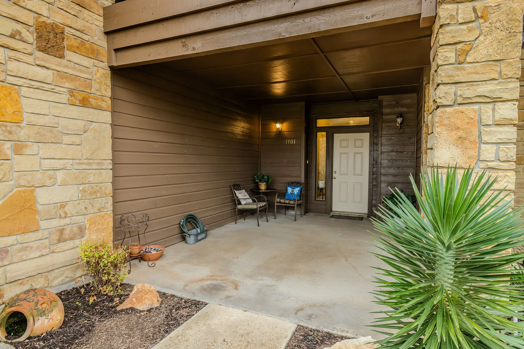 Condominium For Sale in Palo Pinto County , 1101 Eagle Point Circle, Graford, Texas 76449, 2 Bedroom, 2 Bathroom, 1 Garage spaces, 1,502 Sqft, built in 2005, mls#21191794, Real Estate Agent in Graford, Homes For Sale in Palo Pinto county, Homes For Sale in Graford, Realtor in Graford Texas, Real Estate Brokerage Independent Realty Texas, Luminita Cordes Realtor