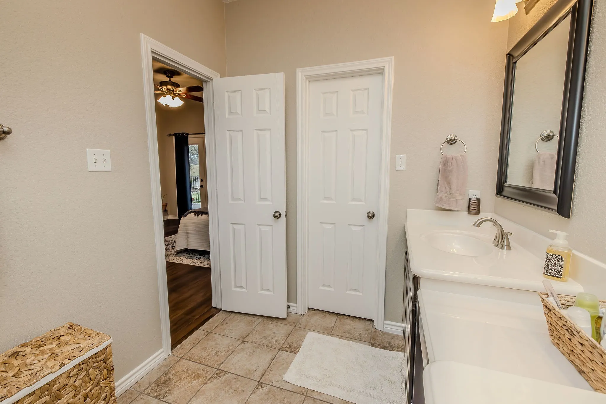 Condominium For Sale in Palo Pinto County , 1101 Eagle Point Circle, Graford, Texas 76449, 2 Bedroom, 2 Bathroom, 1 Garage spaces, 1,502 Sqft, built in 2005, mls#21191794, Real Estate Agent in Graford, Homes For Sale in Palo Pinto county, Homes For Sale in Graford, Realtor in Graford Texas, Real Estate Brokerage Independent Realty Texas, Luminita Cordes Realtor