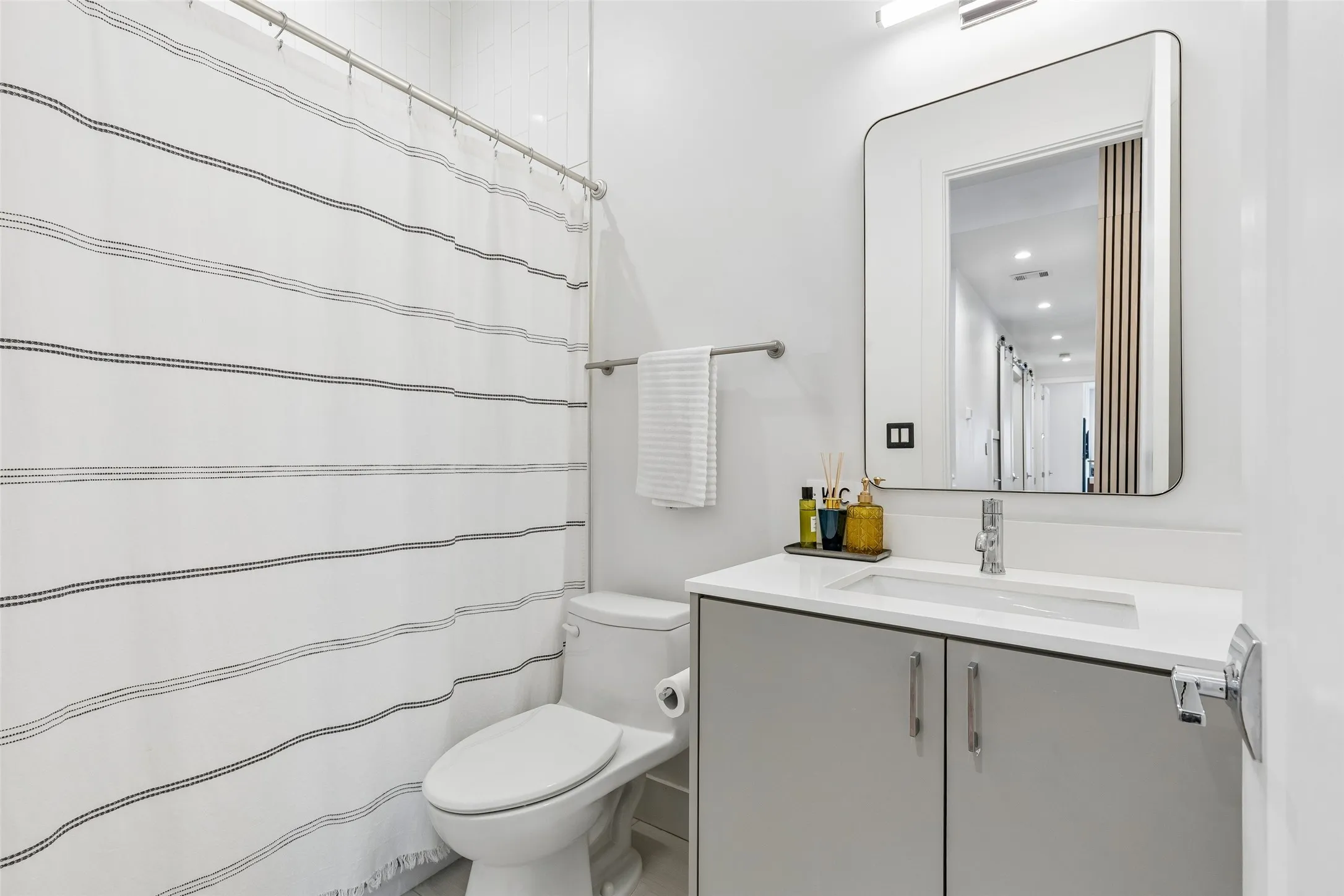 Second full bath downstairs
