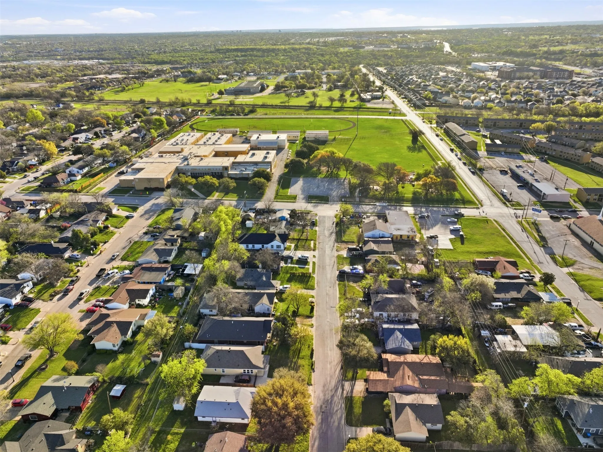Single Family Residence For Sale in Tarrant County , 1044 E Cantey Street, Fort Worth, Texas 76104, 3 Bedroom, 1 Bathroom, 1 Garage spaces, 1,060 Sqft, built in 1966, mls#21202360, Real Estate Agent in Fort Worth, Homes For Sale in Tarrant county, Homes For Sale in Fort Worth, Realtor in Fort Worth Texas, Real Estate Brokerage Independent Realty Texas, Luminita Cordes Realtor
