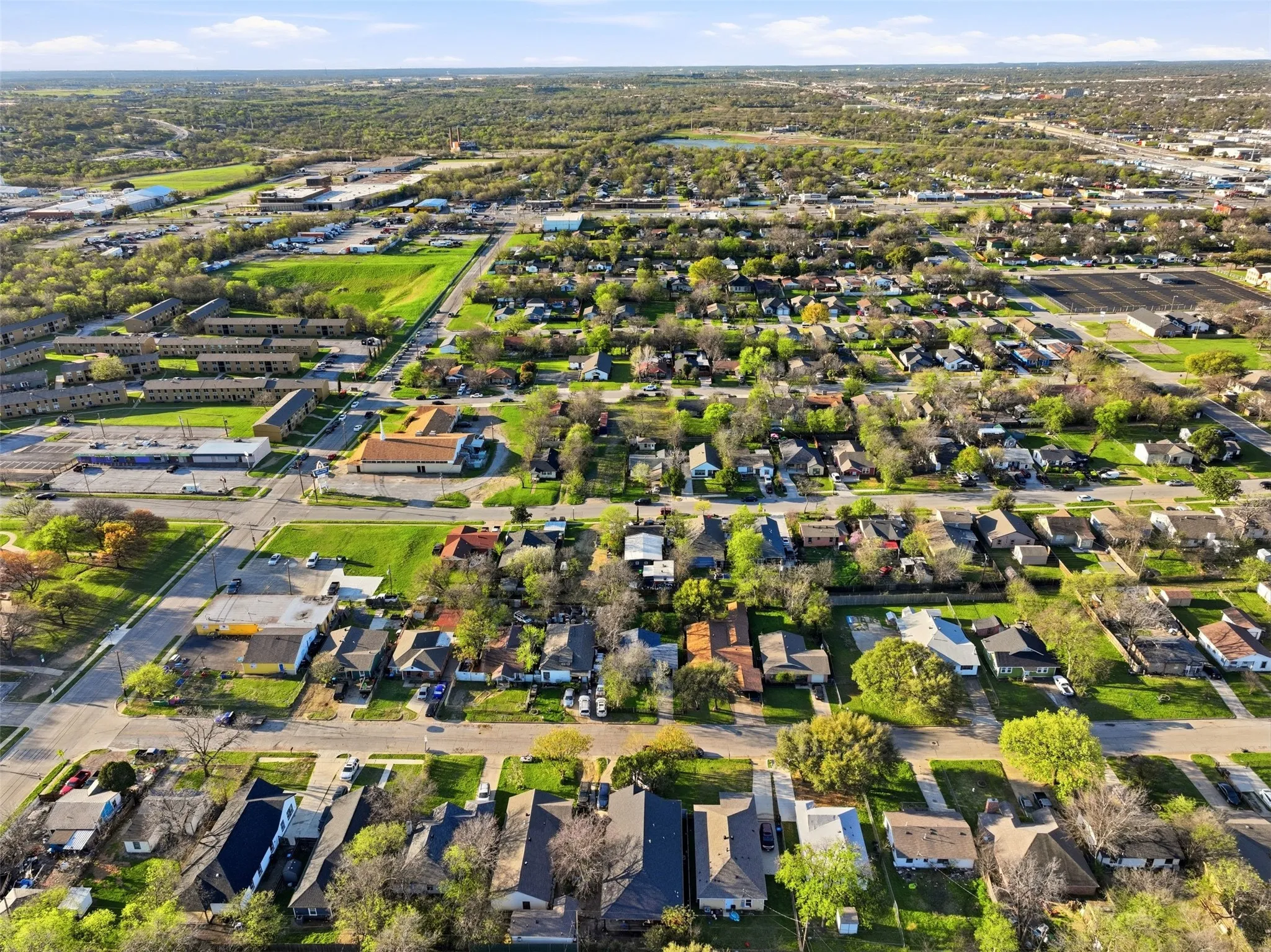 Single Family Residence For Sale in Tarrant County , 1044 E Cantey Street, Fort Worth, Texas 76104, 3 Bedroom, 1 Bathroom, 1 Garage spaces, 1,060 Sqft, built in 1966, mls#21202360, Real Estate Agent in Fort Worth, Homes For Sale in Tarrant county, Homes For Sale in Fort Worth, Realtor in Fort Worth Texas, Real Estate Brokerage Independent Realty Texas, Luminita Cordes Realtor