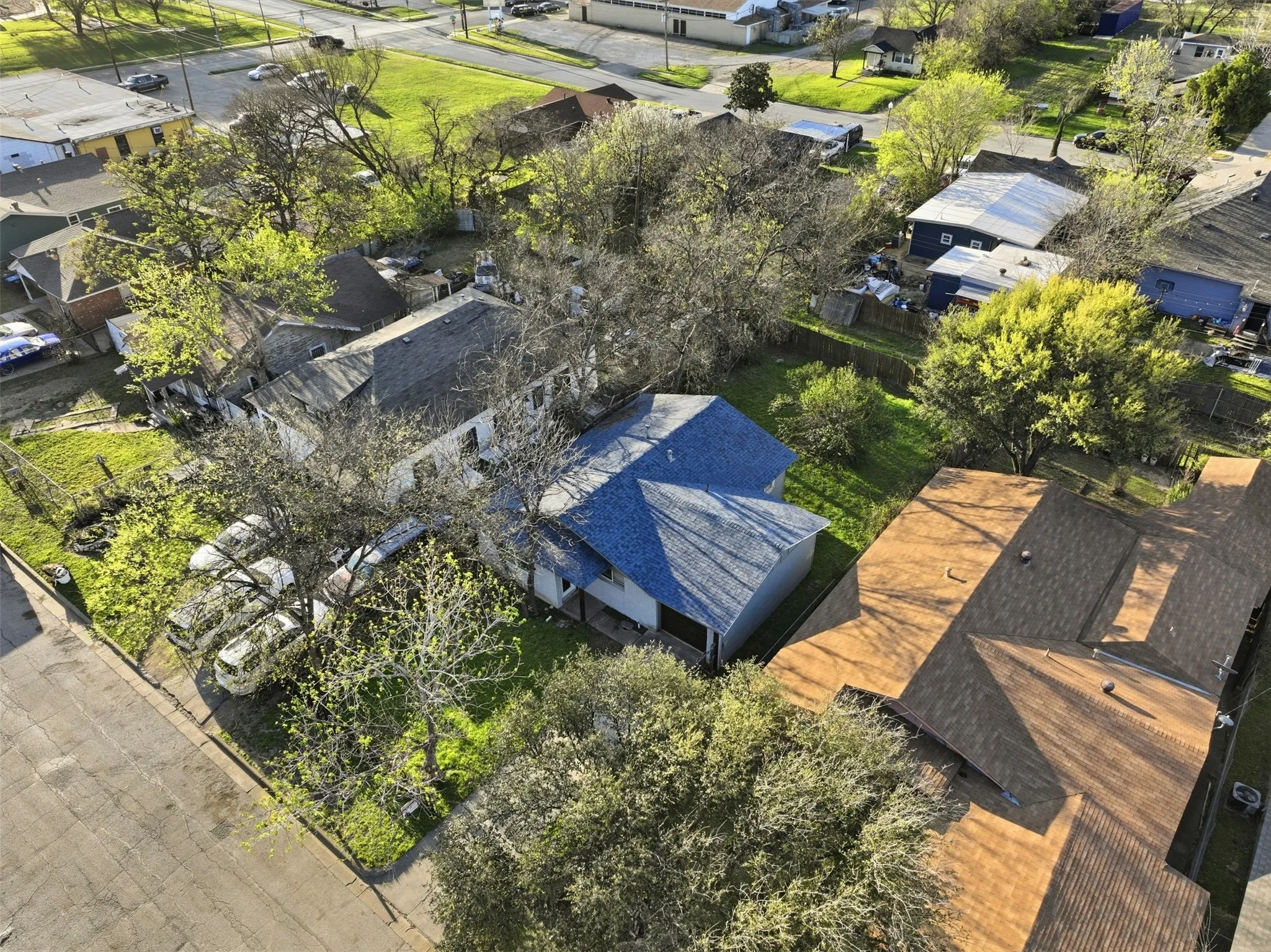 Single Family Residence For Sale in Tarrant County , 1044 E Cantey Street, Fort Worth, Texas 76104, 3 Bedroom, 1 Bathroom, 1 Garage spaces, 1,060 Sqft, built in 1966, mls#21202360, Real Estate Agent in Fort Worth, Homes For Sale in Tarrant county, Homes For Sale in Fort Worth, Realtor in Fort Worth Texas, Real Estate Brokerage Independent Realty Texas, Luminita Cordes Realtor