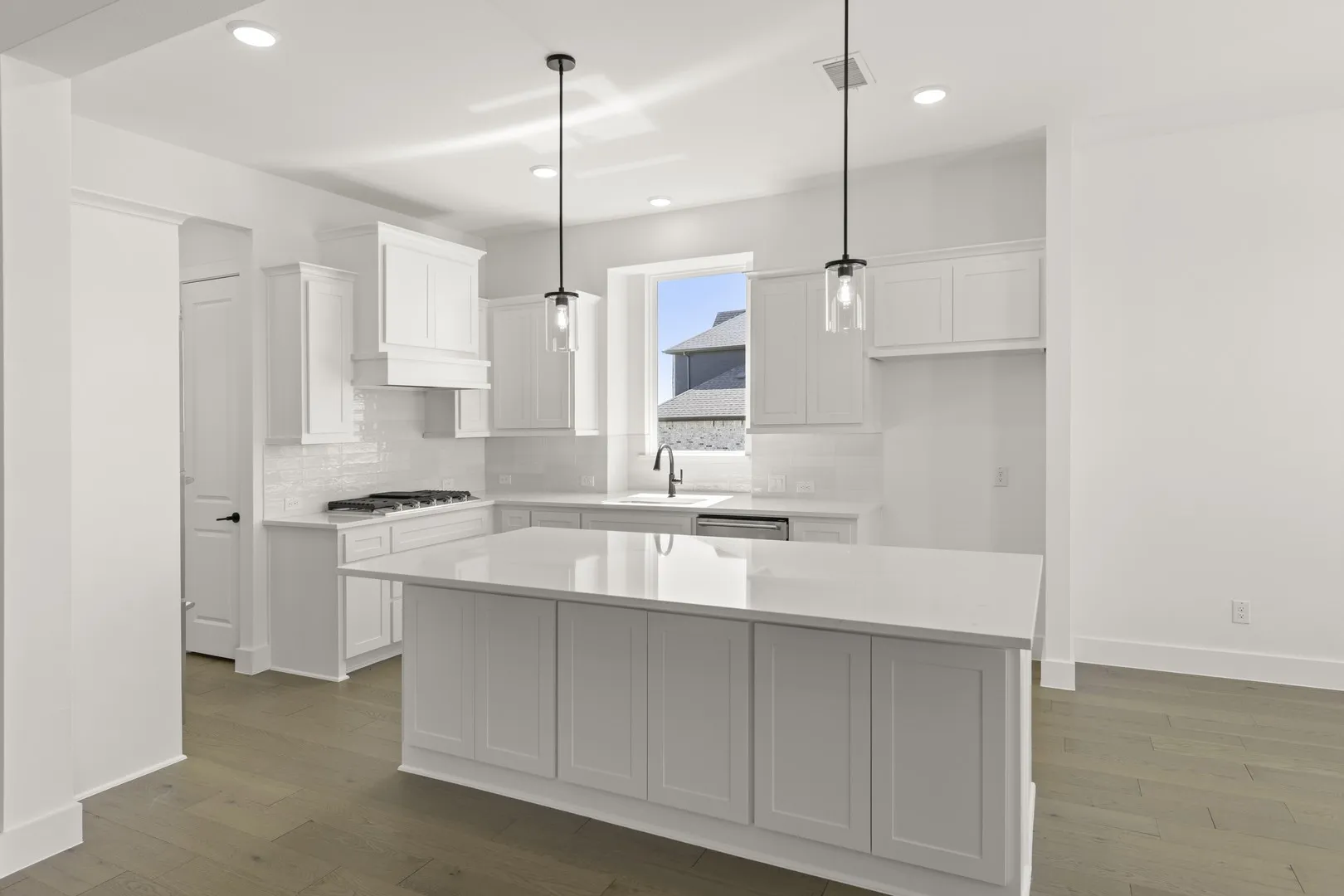 11. 9816 Aiken - Kitchen (2)