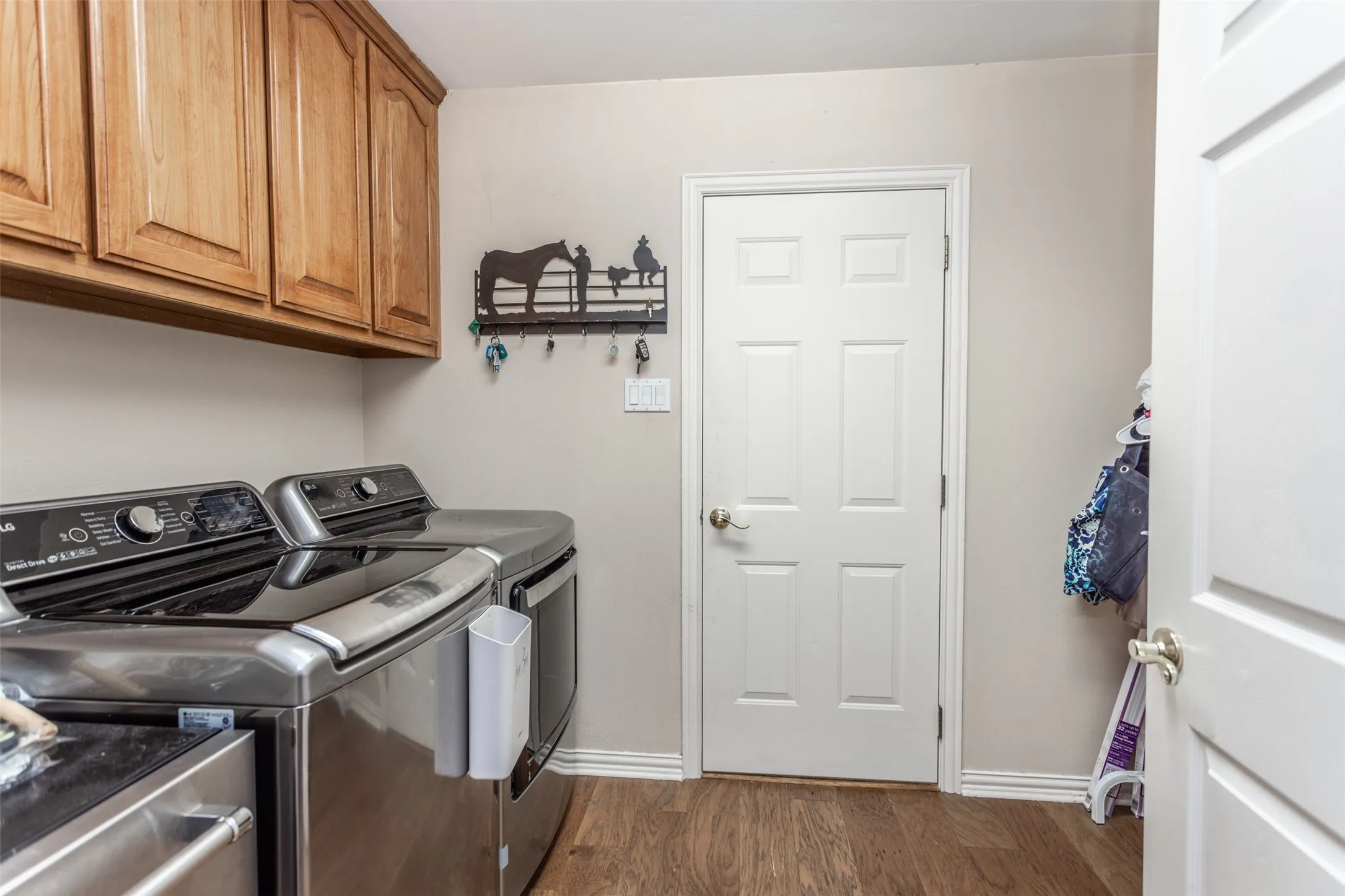 Single Family Residence For Sale in Grayson County , 2424 Jolinda Lane, Whitesboro, Texas 76273, 3 Bedroom, 2 Bathroom, 2 Garage spaces, 2,304 Sqft, built in 1996, mls#21202245, Real Estate Agent in Whitesboro, Homes For Sale in Grayson county, Homes For Sale in Whitesboro, Realtor in Whitesboro Texas, Real Estate Brokerage Independent Realty Texas, Luminita Cordes Realtor