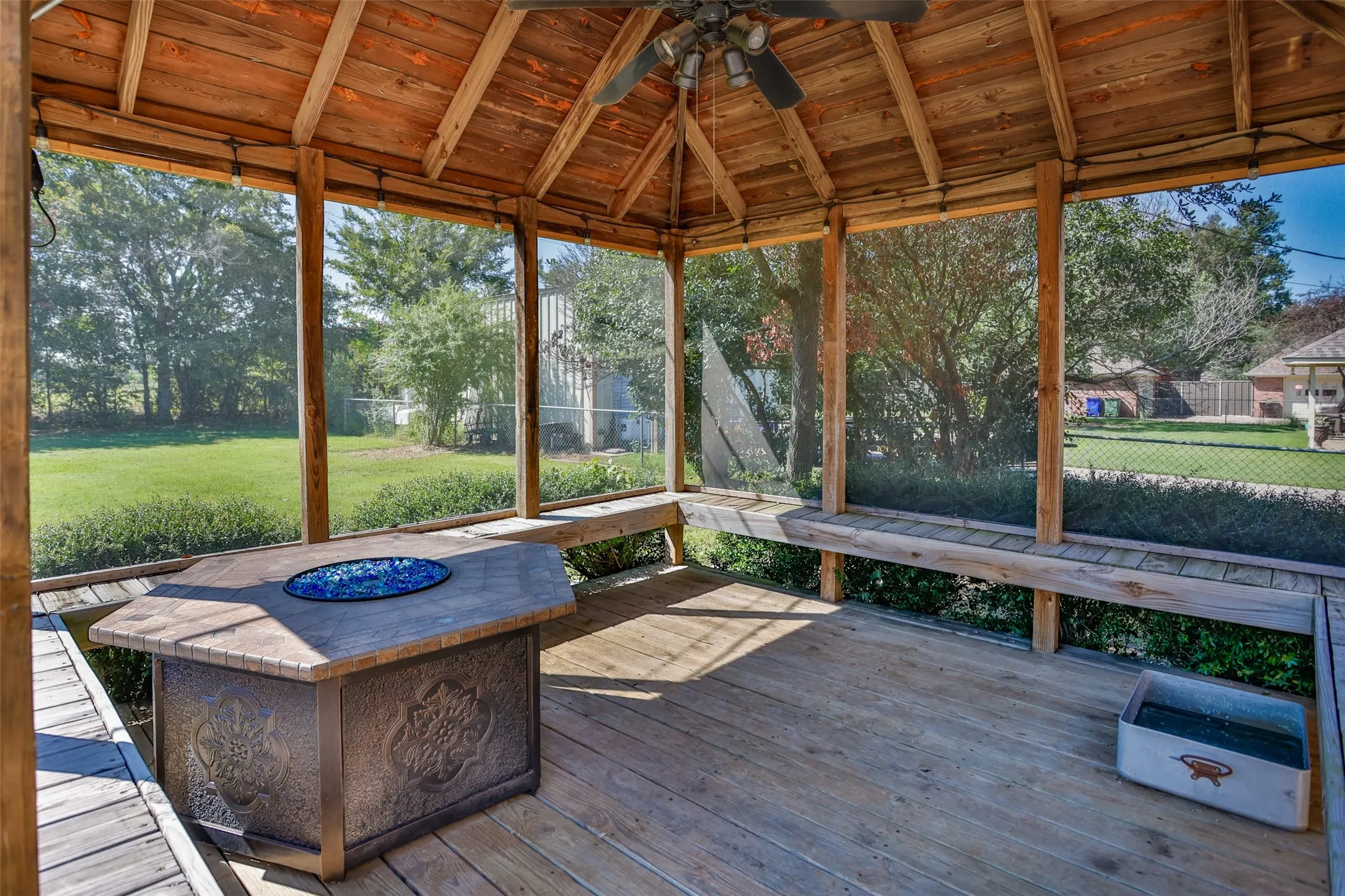 Single Family Residence For Sale in Grayson County , 2424 Jolinda Lane, Whitesboro, Texas 76273, 3 Bedroom, 2 Bathroom, 2 Garage spaces, 2,304 Sqft, built in 1996, mls#21202245, Real Estate Agent in Whitesboro, Homes For Sale in Grayson county, Homes For Sale in Whitesboro, Realtor in Whitesboro Texas, Real Estate Brokerage Independent Realty Texas, Luminita Cordes Realtor