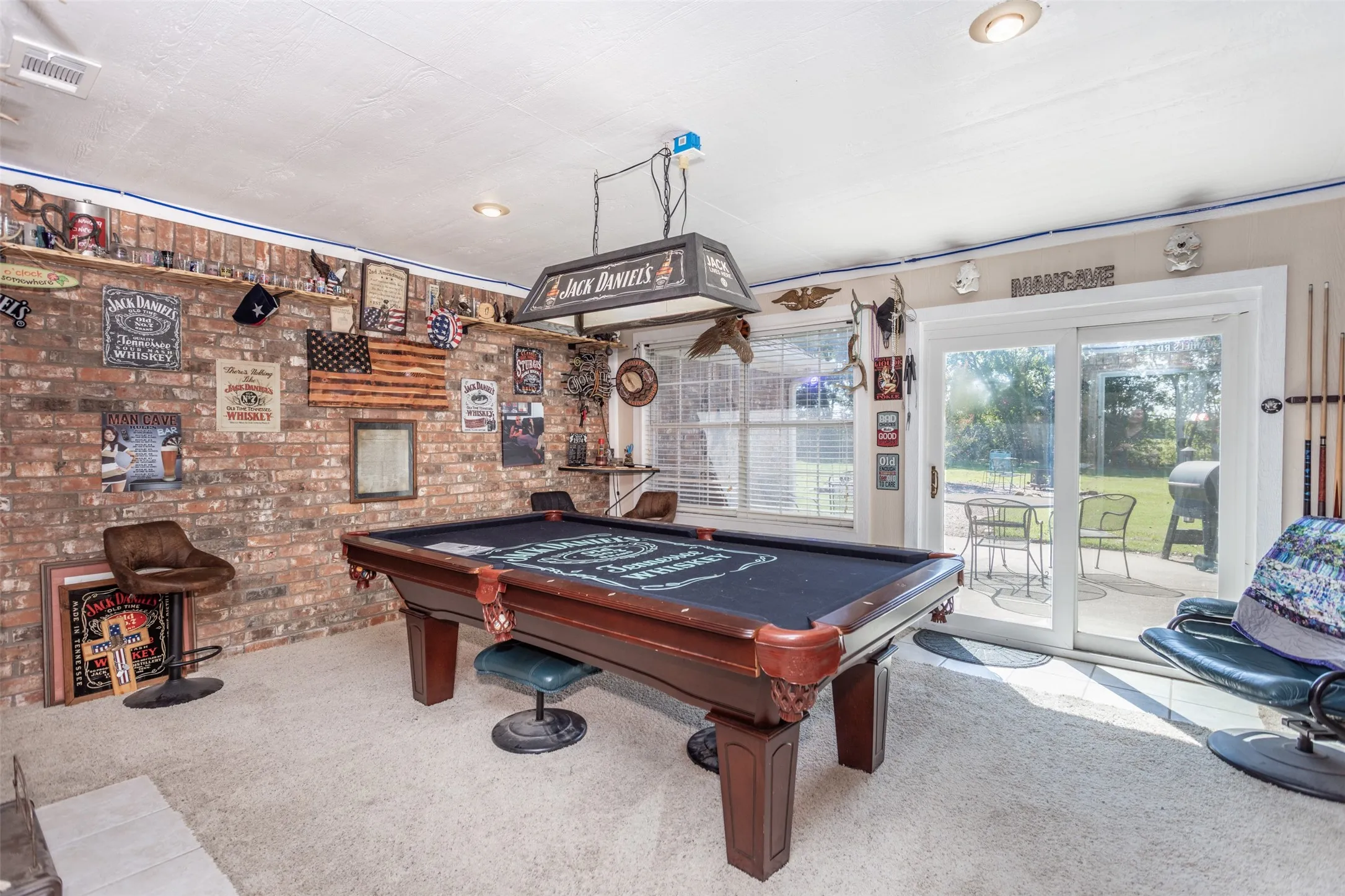 Single Family Residence For Sale in Grayson County , 2424 Jolinda Lane, Whitesboro, Texas 76273, 3 Bedroom, 2 Bathroom, 2 Garage spaces, 2,304 Sqft, built in 1996, mls#21202245, Real Estate Agent in Whitesboro, Homes For Sale in Grayson county, Homes For Sale in Whitesboro, Realtor in Whitesboro Texas, Real Estate Brokerage Independent Realty Texas, Luminita Cordes Realtor