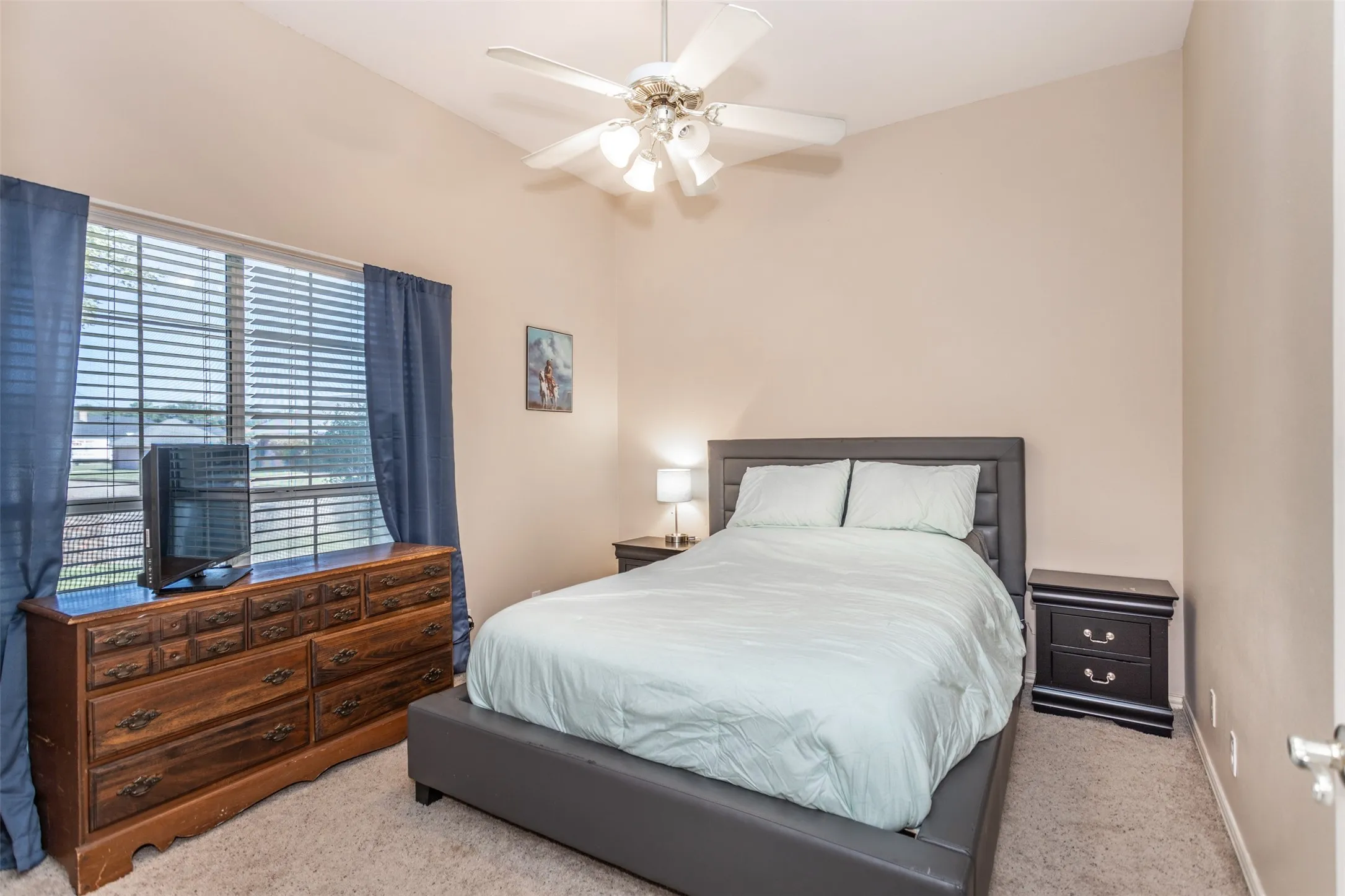 Single Family Residence For Sale in Grayson County , 2424 Jolinda Lane, Whitesboro, Texas 76273, 3 Bedroom, 2 Bathroom, 2 Garage spaces, 2,304 Sqft, built in 1996, mls#21202245, Real Estate Agent in Whitesboro, Homes For Sale in Grayson county, Homes For Sale in Whitesboro, Realtor in Whitesboro Texas, Real Estate Brokerage Independent Realty Texas, Luminita Cordes Realtor