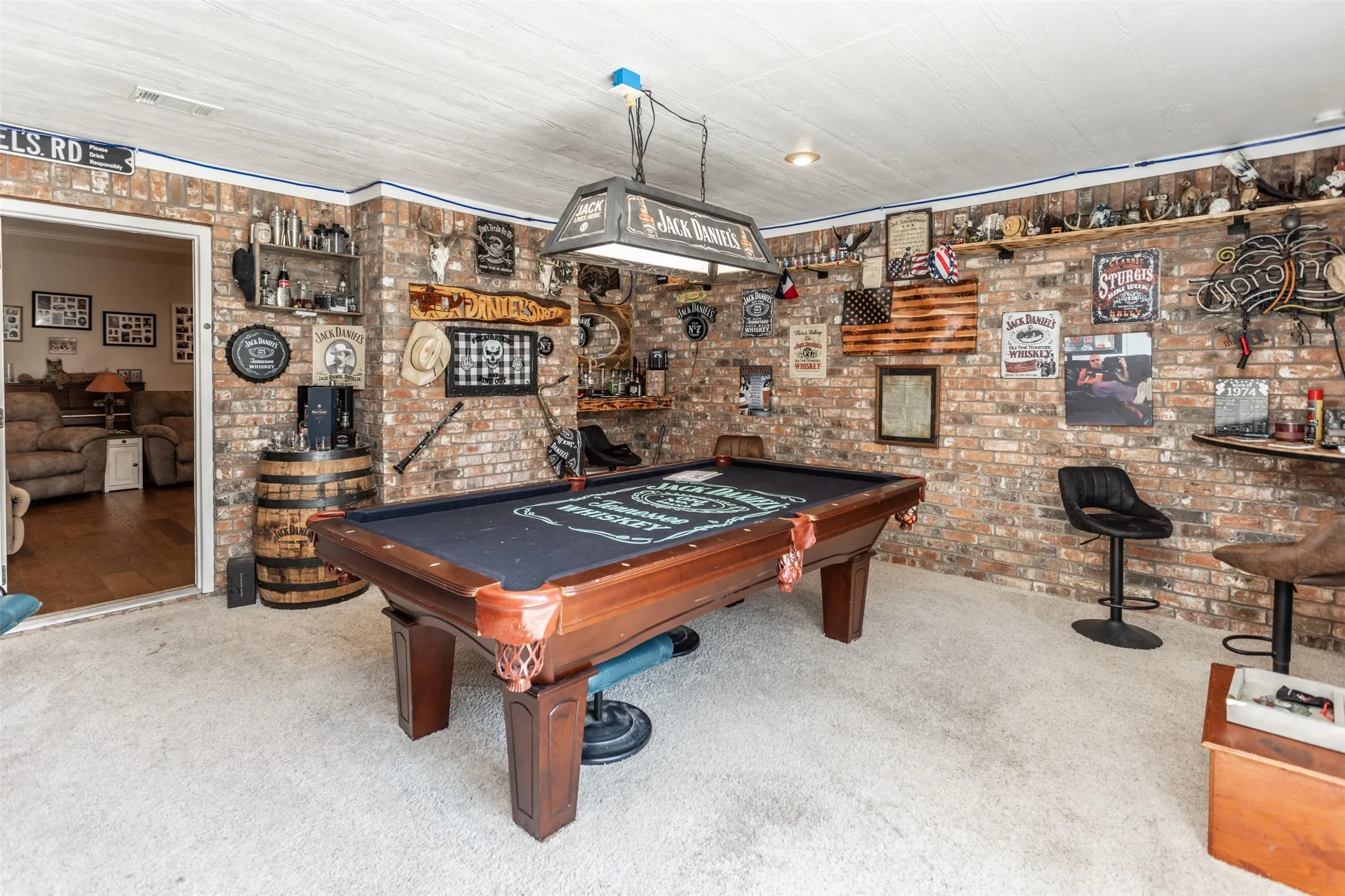 Single Family Residence For Sale in Grayson County , 2424 Jolinda Lane, Whitesboro, Texas 76273, 3 Bedroom, 2 Bathroom, 2 Garage spaces, 2,304 Sqft, built in 1996, mls#21202245, Real Estate Agent in Whitesboro, Homes For Sale in Grayson county, Homes For Sale in Whitesboro, Realtor in Whitesboro Texas, Real Estate Brokerage Independent Realty Texas, Luminita Cordes Realtor