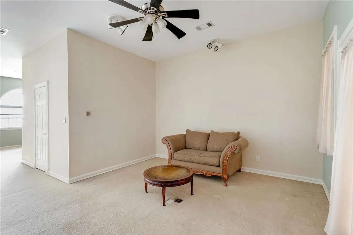 Office For Rent in Grayson County , 15048 US Highway 75 5, Van Alstyne, Texas 75495, 0, 0, Garage spaces, 0 Sqft, built in 1999, Preowned, Price $1,080, mls#21202467, Real Estate Agent in Van Alstyne, Homes For Rent in Grayson county, Homes For Rent in Van Alstyne, Realtor in Van Alstyne Texas, Real Estate Brokerage Independent Realty Texas, Luminita Cordes Realtor