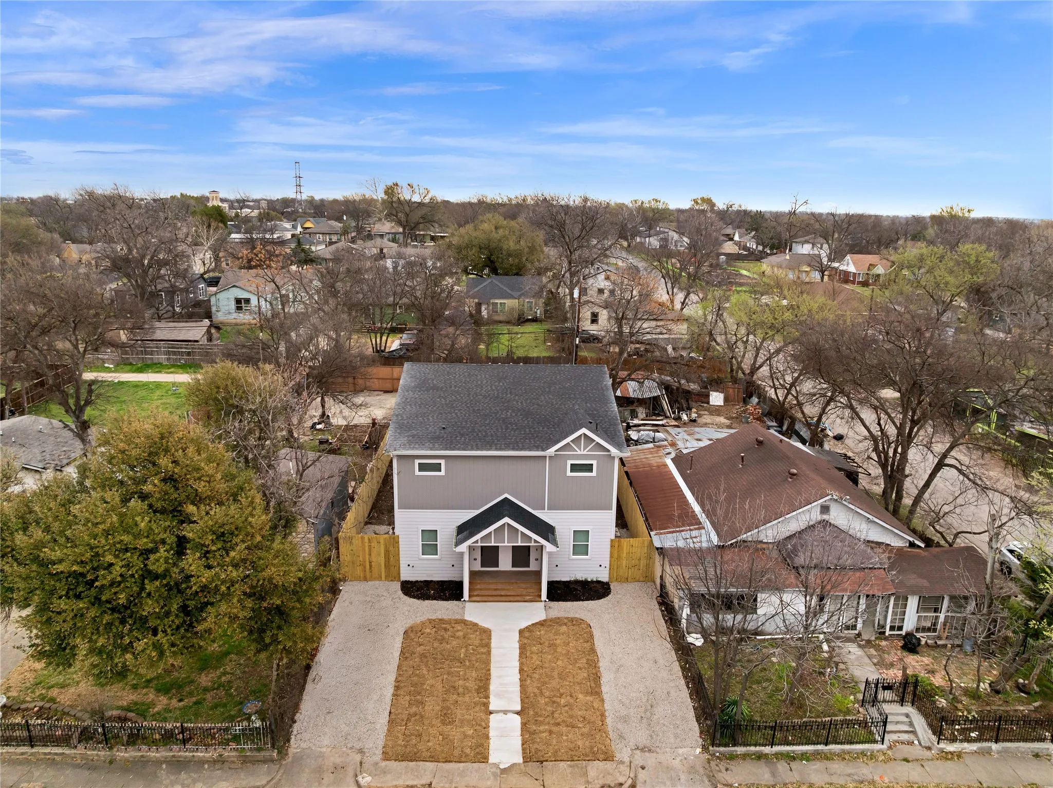 Single Family Residence For Rent in Dallas County , 2844 S Marsalis Avenue, Dallas, Texas 75216, 3 Bedroom, 4 Bathroom, Garage spaces, 1,788 Sqft, built in 1928, mls#21202484, Real Estate Agent in Dallas, Homes For Rent in Dallas county, Homes For Rent in Dallas, Realtor in Dallas Texas, Real Estate Brokerage Independent Realty Texas, Luminita Cordes Realtor