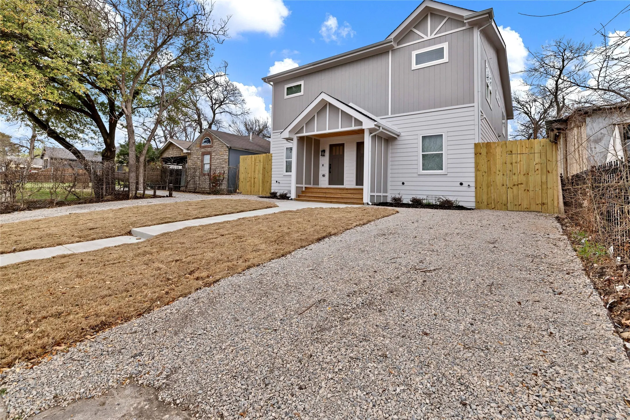 Single Family Residence For Rent in Dallas County , 2844 S Marsalis Avenue, Dallas, Texas 75216, 3 Bedroom, 4 Bathroom, Garage spaces, 1,788 Sqft, built in 1928, mls#21202484, Real Estate Agent in Dallas, Homes For Rent in Dallas county, Homes For Rent in Dallas, Realtor in Dallas Texas, Real Estate Brokerage Independent Realty Texas, Luminita Cordes Realtor