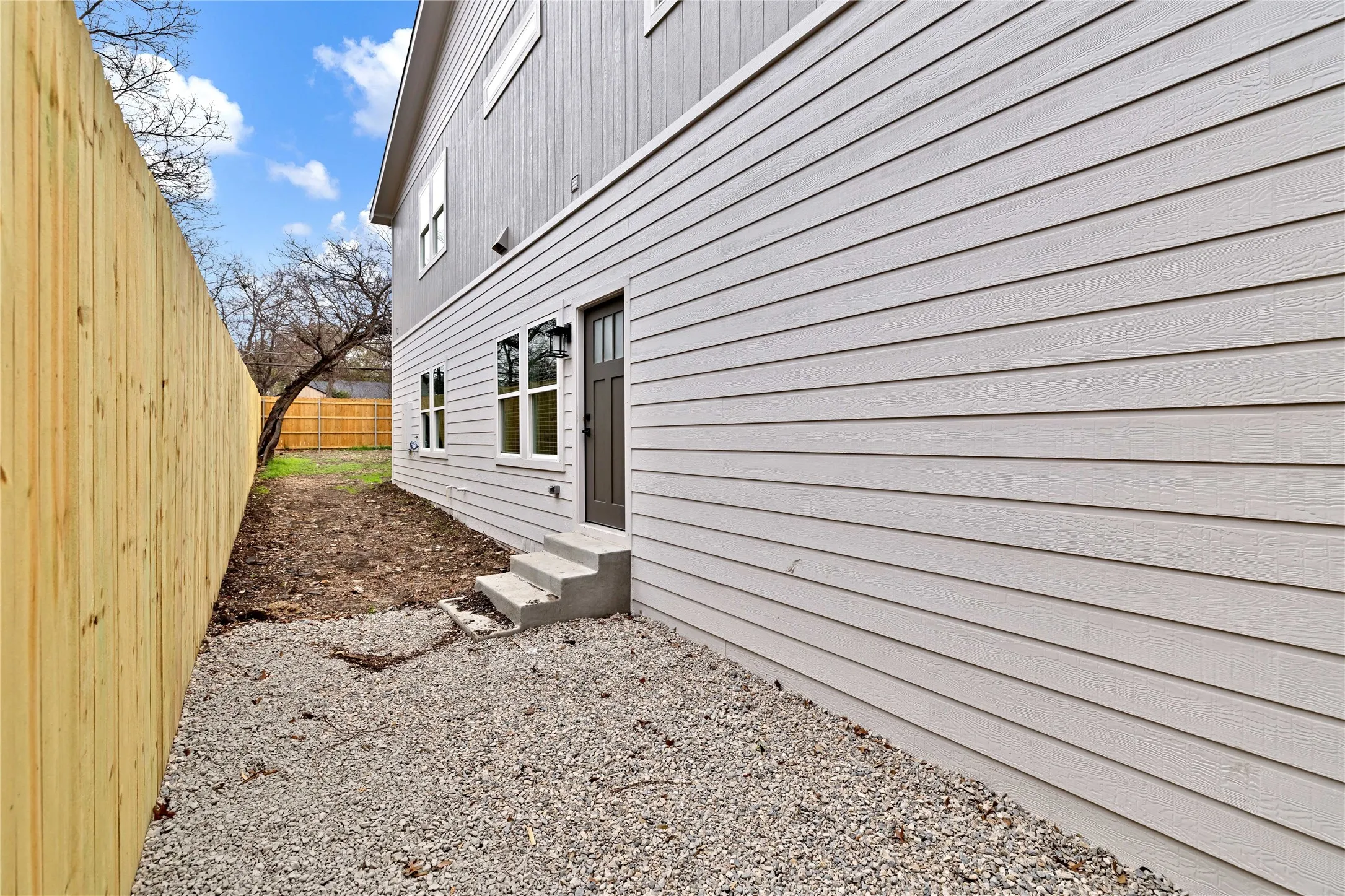 Single Family Residence For Rent in Dallas County , 2844 S Marsalis Avenue, Dallas, Texas 75216, 3 Bedroom, 4 Bathroom, Garage spaces, 1,788 Sqft, built in 1928, mls#21202484, Real Estate Agent in Dallas, Homes For Rent in Dallas county, Homes For Rent in Dallas, Realtor in Dallas Texas, Real Estate Brokerage Independent Realty Texas, Luminita Cordes Realtor