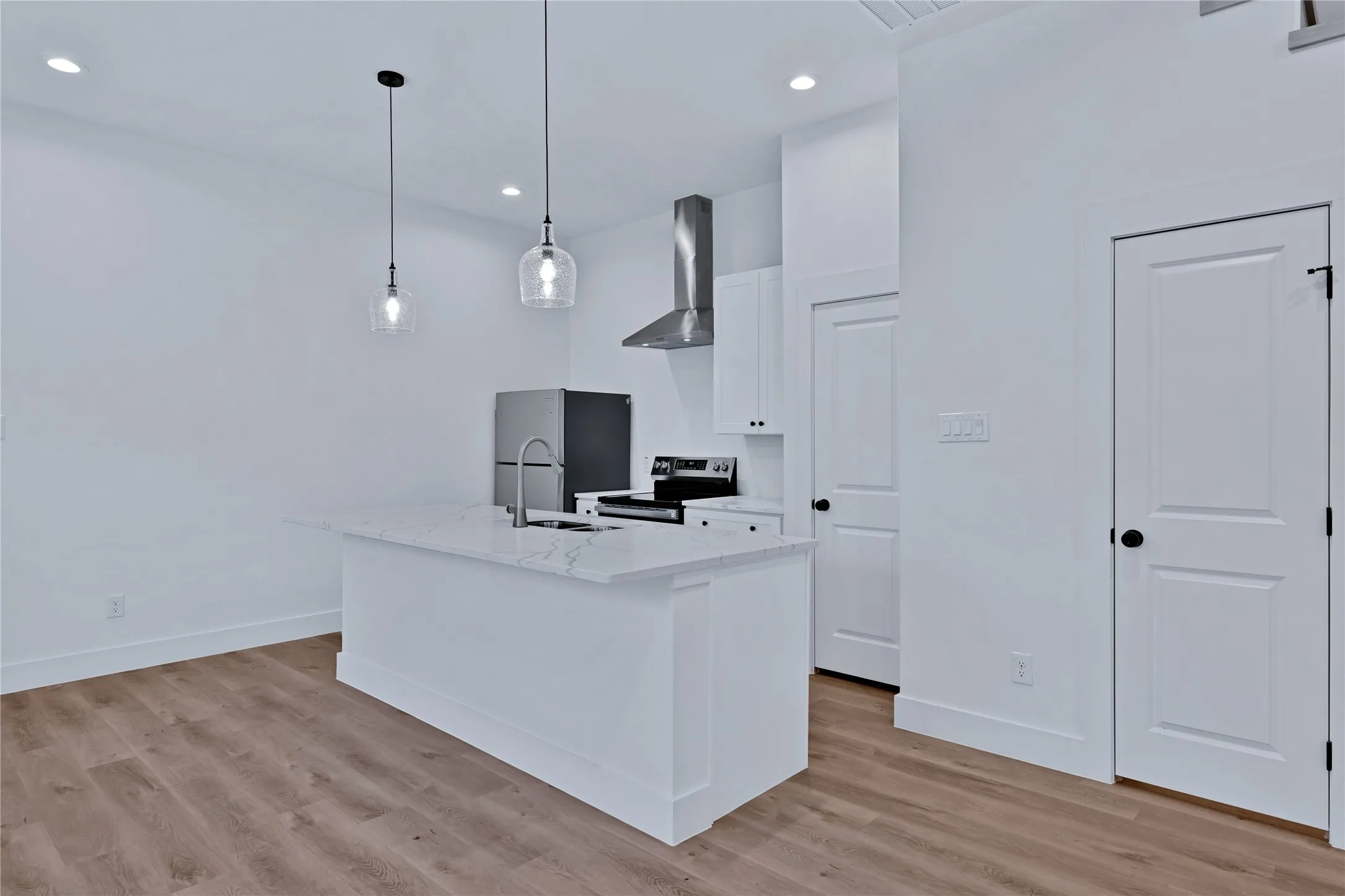 Single Family Residence For Rent in Dallas County , 2844 S Marsalis Avenue, Dallas, Texas 75216, 3 Bedroom, 4 Bathroom, Garage spaces, 1,788 Sqft, built in 1928, mls#21202484, Real Estate Agent in Dallas, Homes For Rent in Dallas county, Homes For Rent in Dallas, Realtor in Dallas Texas, Real Estate Brokerage Independent Realty Texas, Luminita Cordes Realtor
