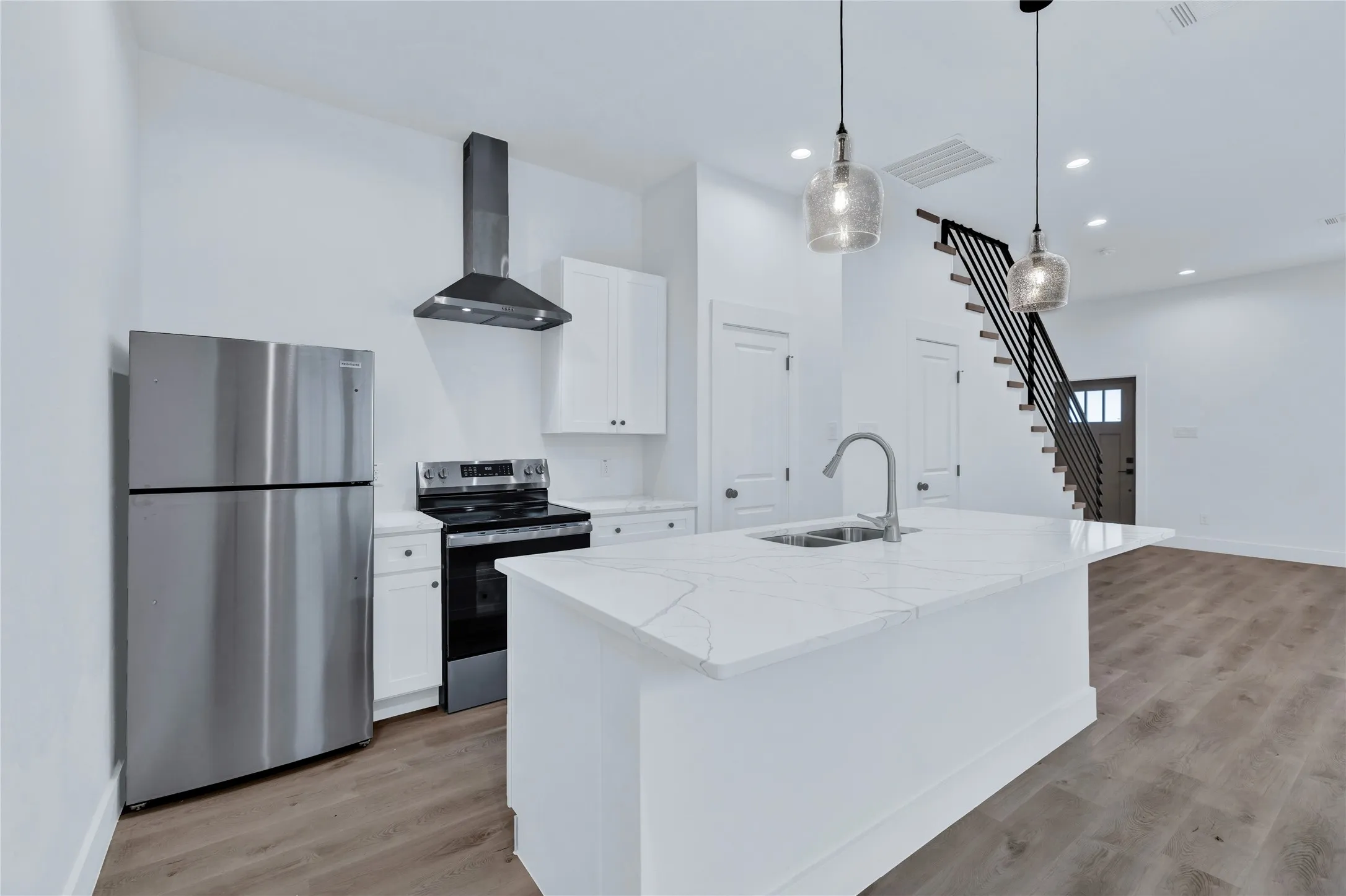 Single Family Residence For Rent in Dallas County , 2844 S Marsalis Avenue, Dallas, Texas 75216, 3 Bedroom, 4 Bathroom, Garage spaces, 1,788 Sqft, built in 1928, mls#21202484, Real Estate Agent in Dallas, Homes For Rent in Dallas county, Homes For Rent in Dallas, Realtor in Dallas Texas, Real Estate Brokerage Independent Realty Texas, Luminita Cordes Realtor