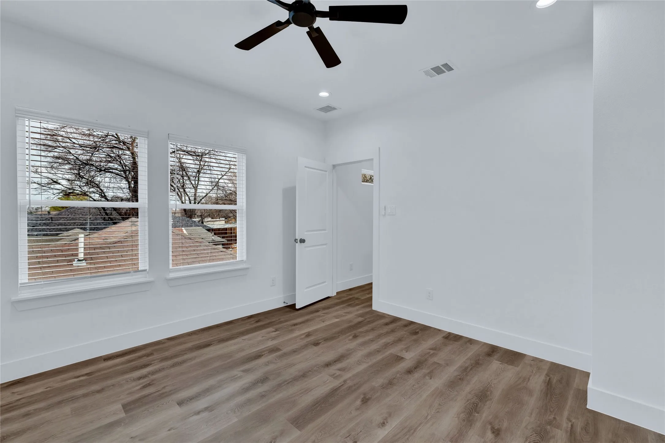 Single Family Residence For Rent in Dallas County , 2844 S Marsalis Avenue, Dallas, Texas 75216, 3 Bedroom, 4 Bathroom, Garage spaces, 1,788 Sqft, built in 1928, mls#21202484, Real Estate Agent in Dallas, Homes For Rent in Dallas county, Homes For Rent in Dallas, Realtor in Dallas Texas, Real Estate Brokerage Independent Realty Texas, Luminita Cordes Realtor