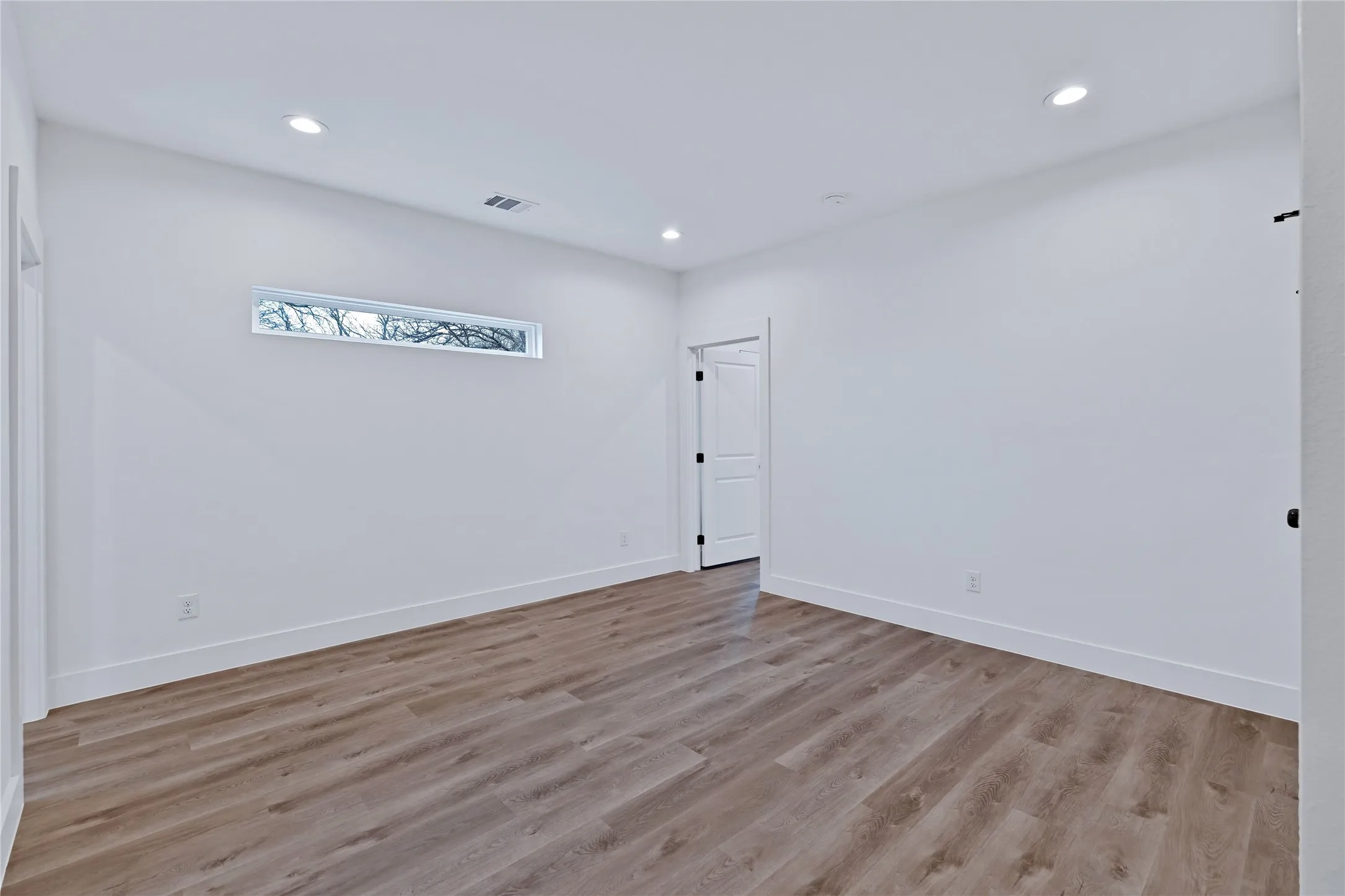 Single Family Residence For Rent in Dallas County , 2844 S Marsalis Avenue, Dallas, Texas 75216, 3 Bedroom, 4 Bathroom, Garage spaces, 1,788 Sqft, built in 1928, mls#21202484, Real Estate Agent in Dallas, Homes For Rent in Dallas county, Homes For Rent in Dallas, Realtor in Dallas Texas, Real Estate Brokerage Independent Realty Texas, Luminita Cordes Realtor