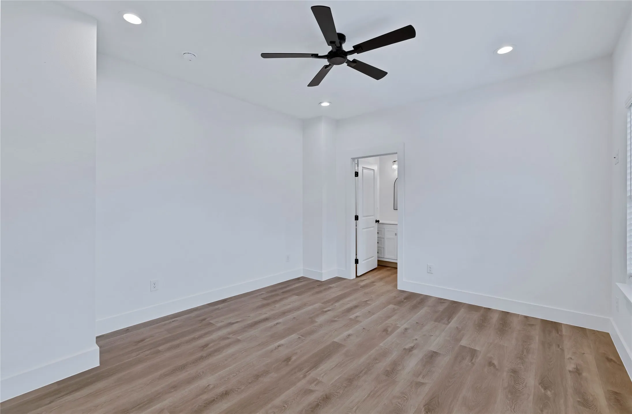 Single Family Residence For Rent in Dallas County , 2844 S Marsalis Avenue, Dallas, Texas 75216, 3 Bedroom, 4 Bathroom, Garage spaces, 1,788 Sqft, built in 1928, mls#21202484, Real Estate Agent in Dallas, Homes For Rent in Dallas county, Homes For Rent in Dallas, Realtor in Dallas Texas, Real Estate Brokerage Independent Realty Texas, Luminita Cordes Realtor