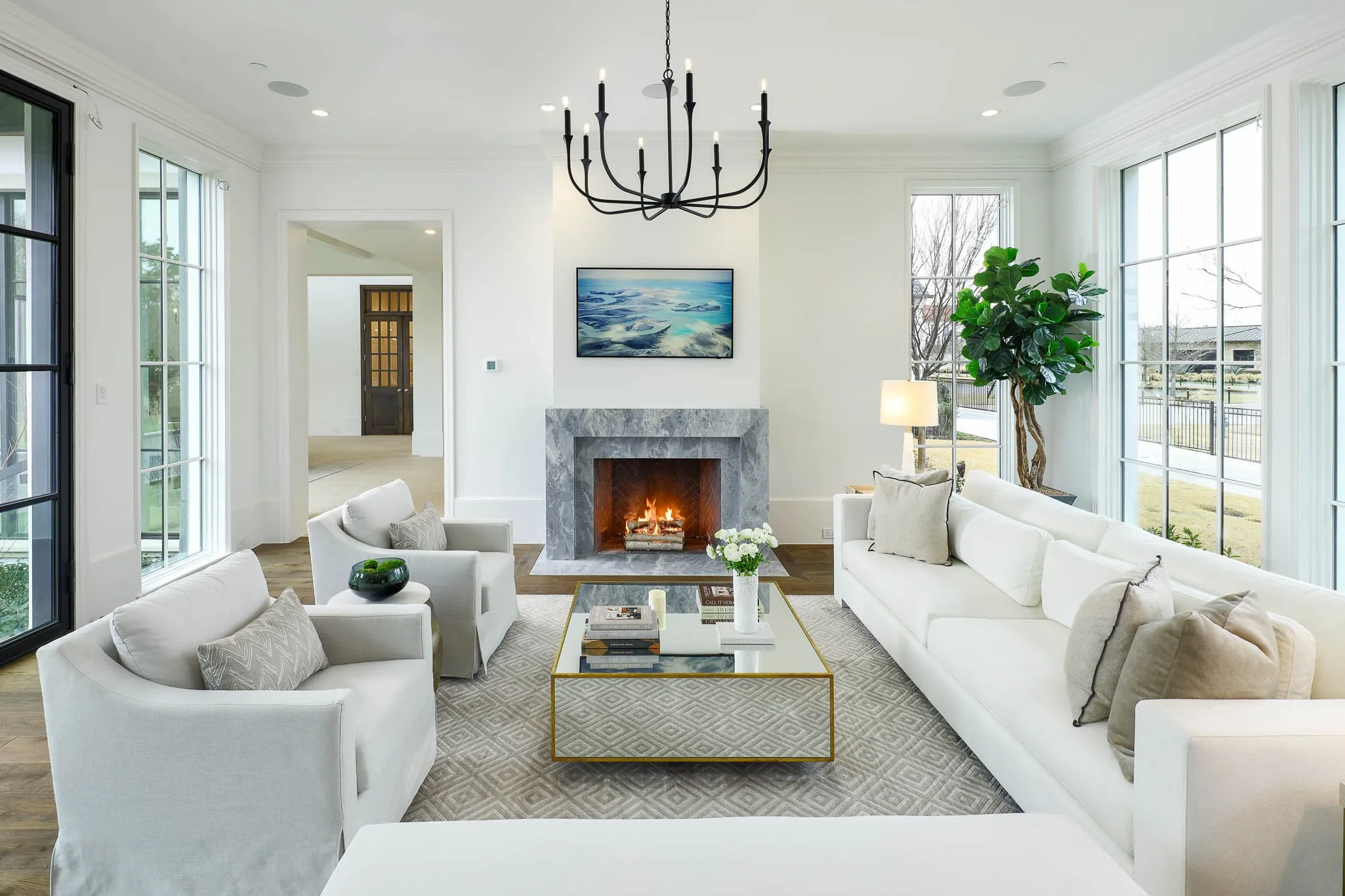 Keeping room with gas fireplace