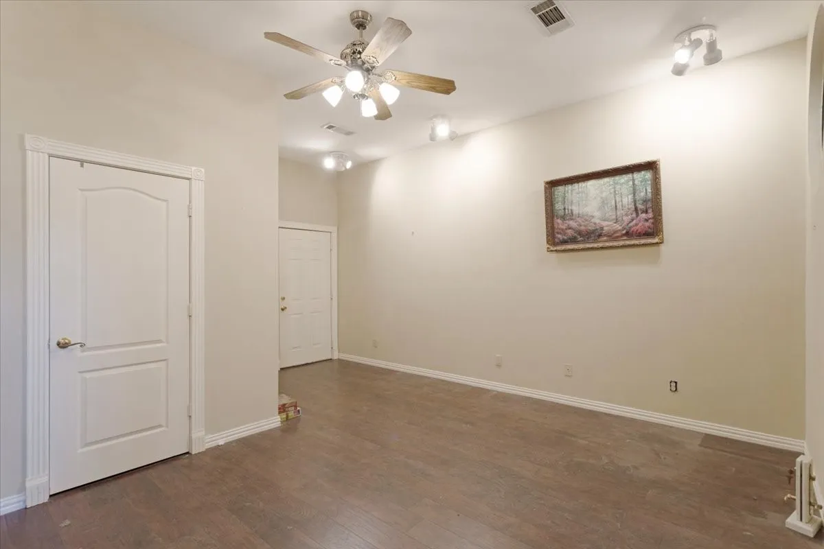 Office For Rent in Grayson County , 15048 US Highway 75 3, Van Alstyne, Texas 75495, 0, 0, Garage spaces, 0 Sqft, built in 1999, Preowned, mls#21202498, Real Estate Agent in Van Alstyne, Homes For Rent in Grayson county, Homes For Rent in Van Alstyne, Realtor in Van Alstyne Texas, Real Estate Brokerage Independent Realty Texas, Luminita Cordes Realtor