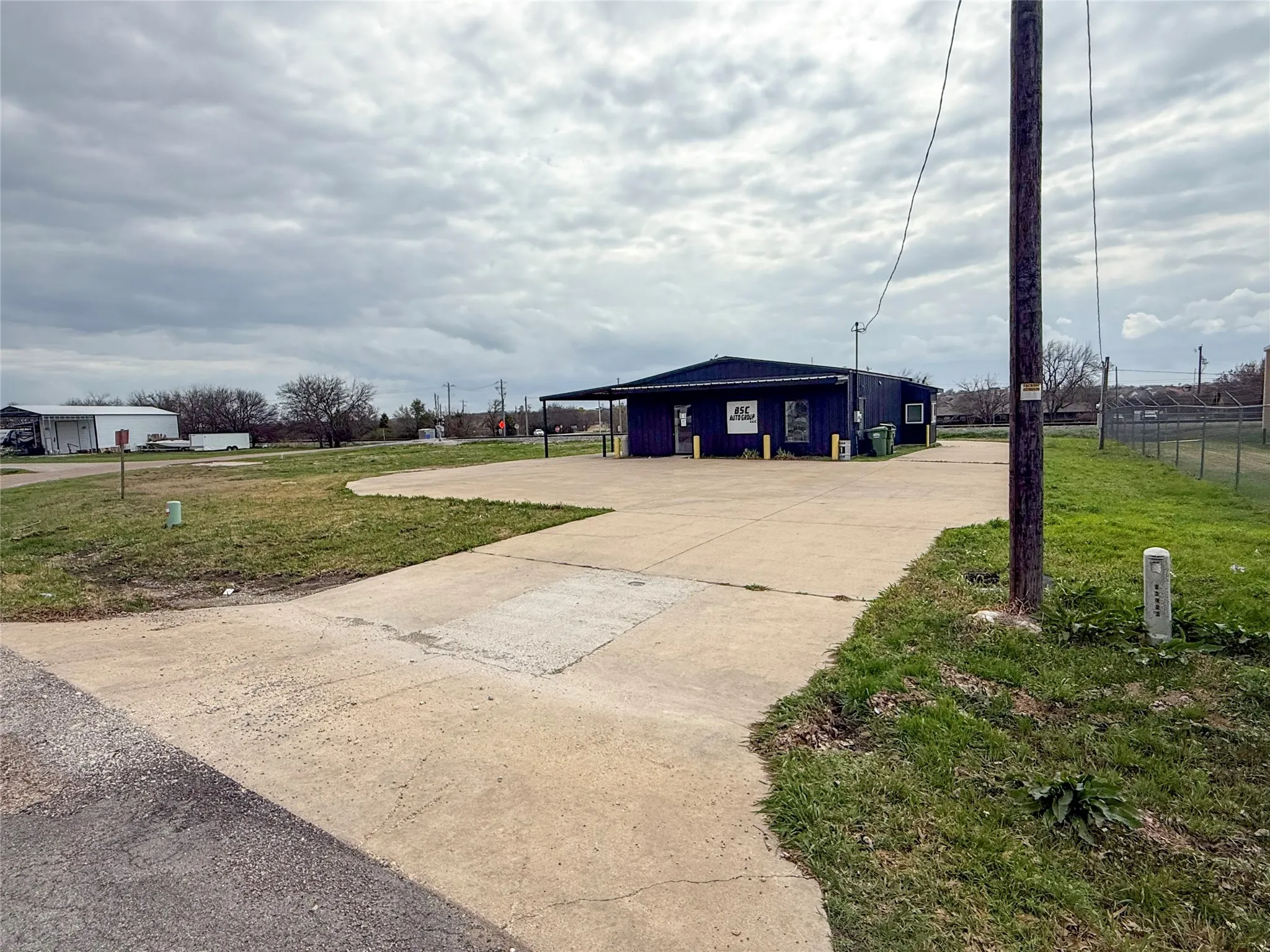 Concrete Drive to Bldg