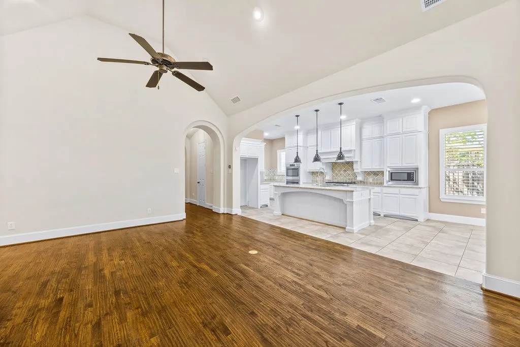 Single Family Residence For Sale in Collin County , 1021 White Crest Lane, Prosper, Texas 75078, 4 Bedroom, 4 Bathroom, 3 Garage spaces, 3,387 Sqft, built in 2014, mls#21185942, Real Estate Agent in Prosper, Homes For Sale in Collin county, Homes For Sale in Prosper, Realtor in Prosper Texas, Real Estate Brokerage Independent Realty Texas, Luminita Cordes Realtor