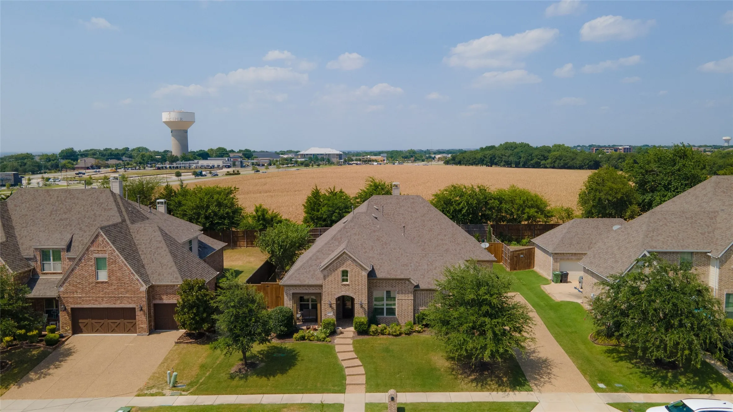 Single Family Residence For Sale in Collin County , 1021 White Crest Lane, Prosper, Texas 75078, 4 Bedroom, 4 Bathroom, 3 Garage spaces, 3,387 Sqft, built in 2014, mls#21185942, Real Estate Agent in Prosper, Homes For Sale in Collin county, Homes For Sale in Prosper, Realtor in Prosper Texas, Real Estate Brokerage Independent Realty Texas, Luminita Cordes Realtor