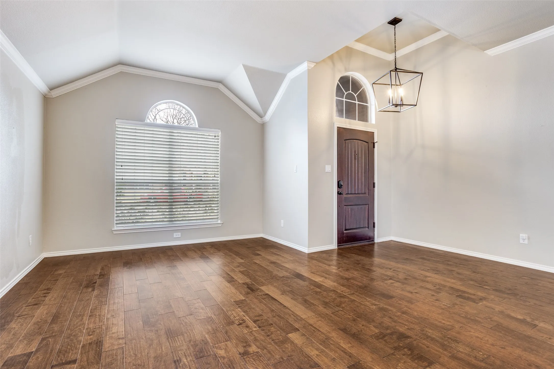 Single Family Residence For Sale in Denton County , 9362 Homestead Lane, Frisco, Texas 75033, 3 Bedroom, 2 Bathroom, 2 Garage spaces, 2,076 Sqft, built in 1998, Preowned, Price $420,000, mls#21196633, Real Estate Agent in Frisco, Homes For Sale in Denton county, Homes For Sale in Frisco, Realtor in Frisco Texas, Real Estate Brokerage Independent Realty Texas, Luminita Cordes Realtor