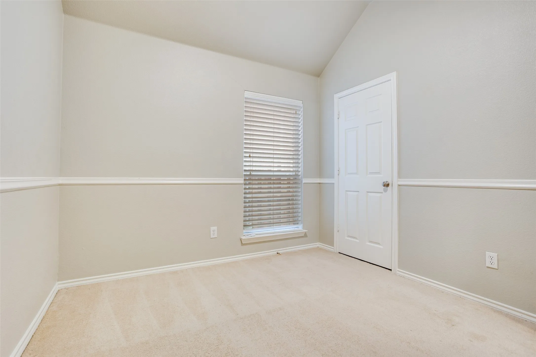 Single Family Residence For Sale in Denton County , 9362 Homestead Lane, Frisco, Texas 75033, 3 Bedroom, 2 Bathroom, 2 Garage spaces, 2,076 Sqft, built in 1998, Preowned, Price $420,000, mls#21196633, Real Estate Agent in Frisco, Homes For Sale in Denton county, Homes For Sale in Frisco, Realtor in Frisco Texas, Real Estate Brokerage Independent Realty Texas, Luminita Cordes Realtor