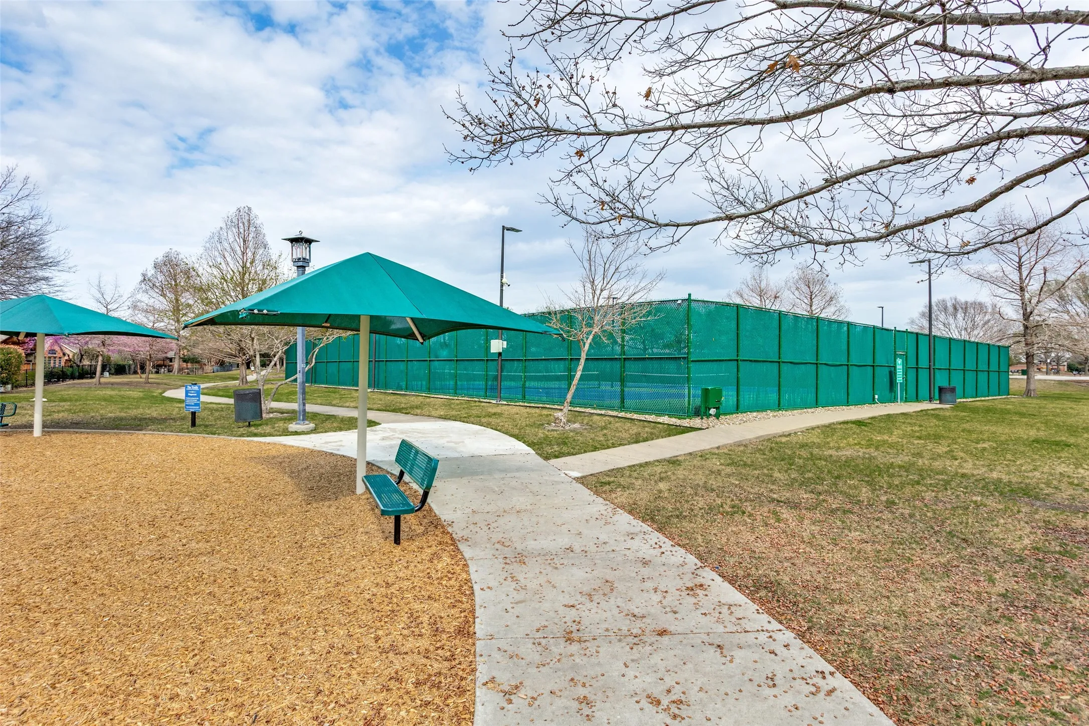 Single Family Residence For Sale in Denton County , 9362 Homestead Lane, Frisco, Texas 75033, 3 Bedroom, 2 Bathroom, 2 Garage spaces, 2,076 Sqft, built in 1998, Preowned, Price $420,000, mls#21196633, Real Estate Agent in Frisco, Homes For Sale in Denton county, Homes For Sale in Frisco, Realtor in Frisco Texas, Real Estate Brokerage Independent Realty Texas, Luminita Cordes Realtor