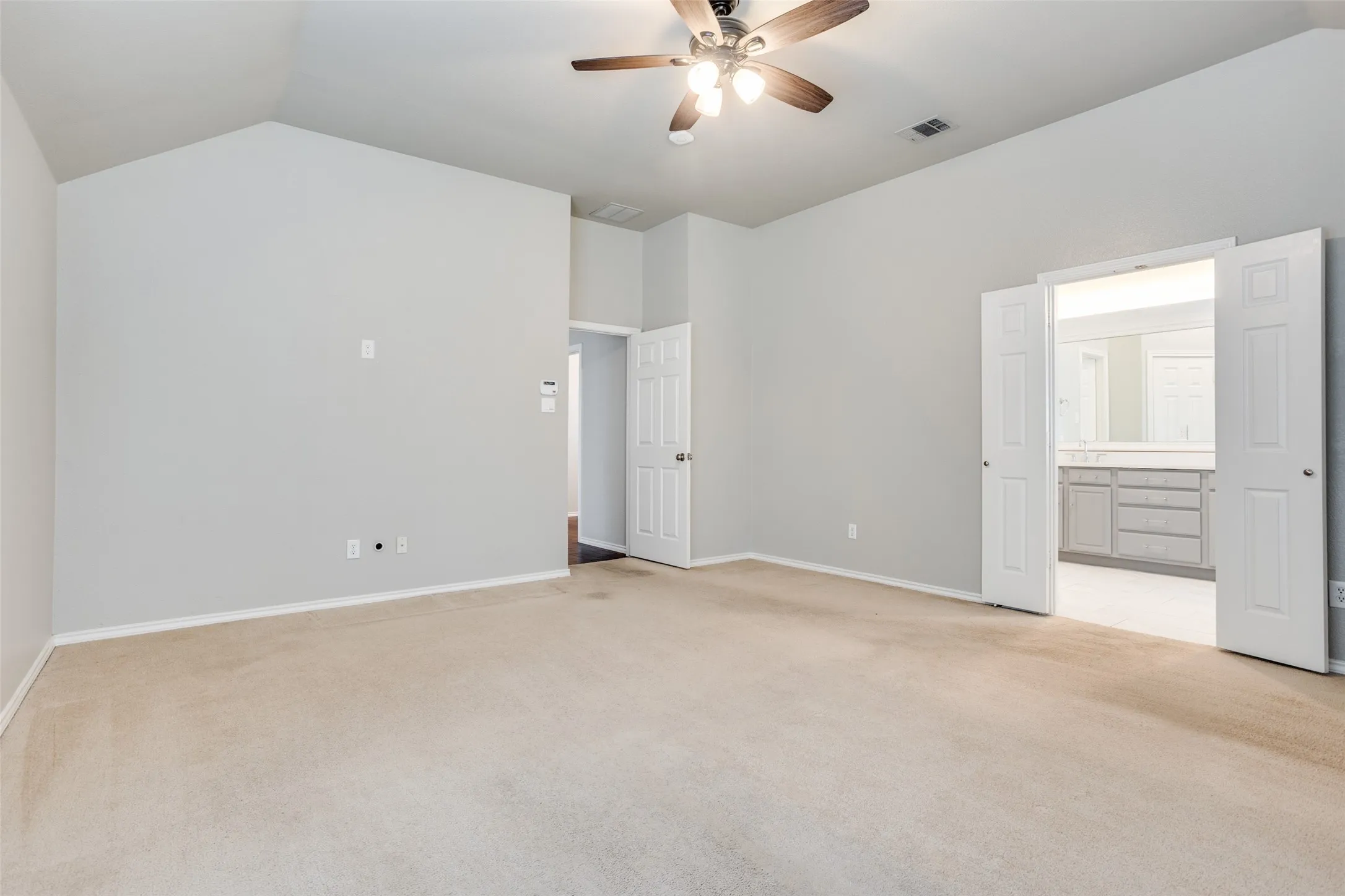 Single Family Residence For Sale in Denton County , 9362 Homestead Lane, Frisco, Texas 75033, 3 Bedroom, 2 Bathroom, 2 Garage spaces, 2,076 Sqft, built in 1998, Preowned, Price $420,000, mls#21196633, Real Estate Agent in Frisco, Homes For Sale in Denton county, Homes For Sale in Frisco, Realtor in Frisco Texas, Real Estate Brokerage Independent Realty Texas, Luminita Cordes Realtor