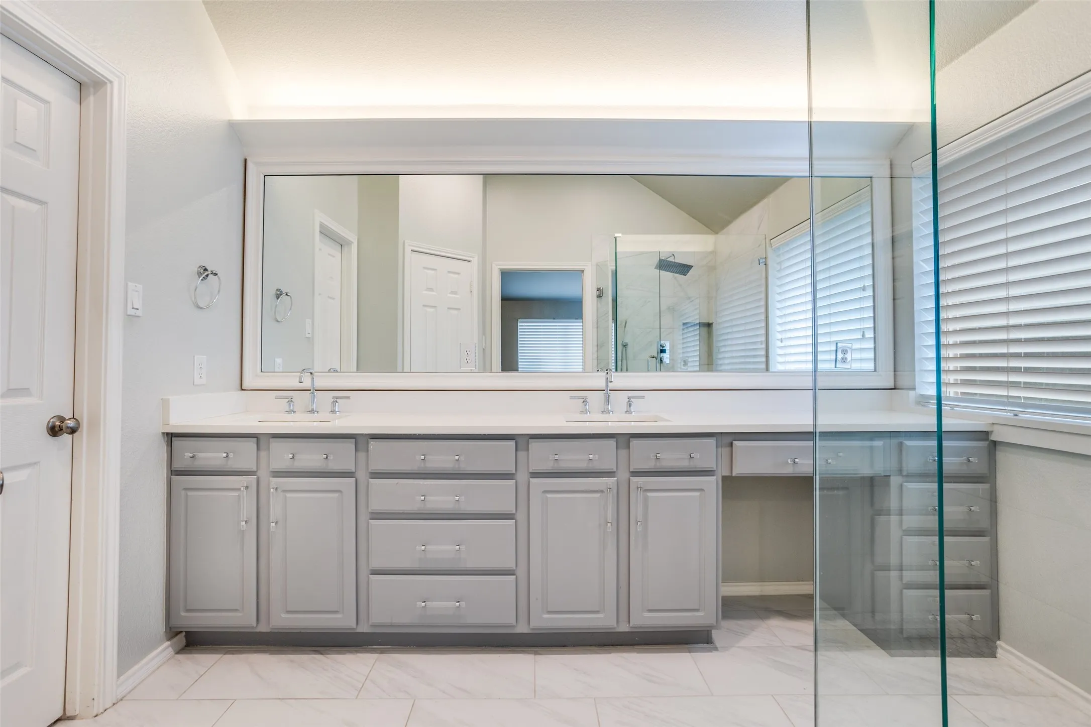 Single Family Residence For Sale in Denton County , 9362 Homestead Lane, Frisco, Texas 75033, 3 Bedroom, 2 Bathroom, 2 Garage spaces, 2,076 Sqft, built in 1998, Preowned, Price $420,000, mls#21196633, Real Estate Agent in Frisco, Homes For Sale in Denton county, Homes For Sale in Frisco, Realtor in Frisco Texas, Real Estate Brokerage Independent Realty Texas, Luminita Cordes Realtor