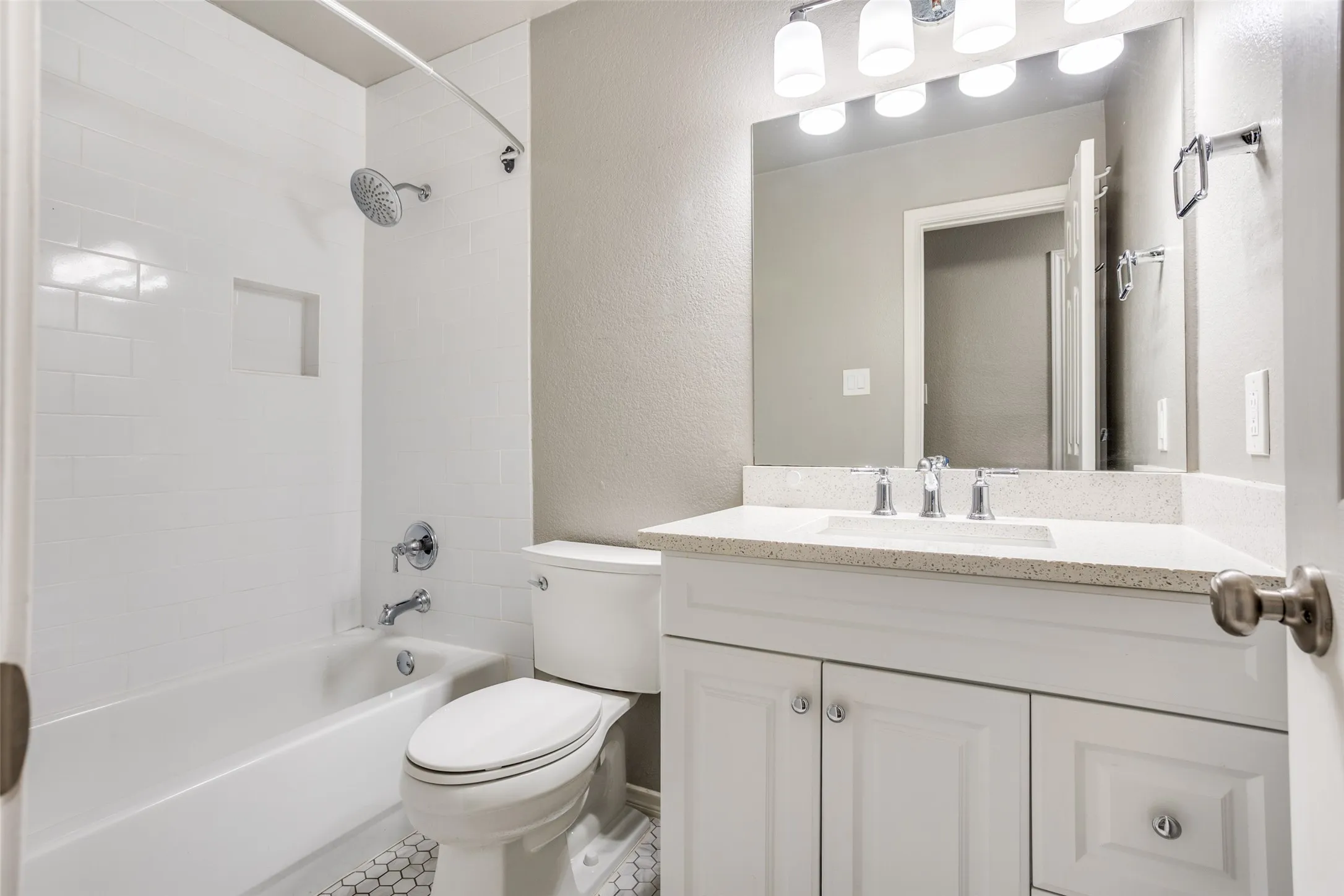 Single Family Residence For Sale in Denton County , 9362 Homestead Lane, Frisco, Texas 75033, 3 Bedroom, 2 Bathroom, 2 Garage spaces, 2,076 Sqft, built in 1998, Preowned, Price $420,000, mls#21196633, Real Estate Agent in Frisco, Homes For Sale in Denton county, Homes For Sale in Frisco, Realtor in Frisco Texas, Real Estate Brokerage Independent Realty Texas, Luminita Cordes Realtor