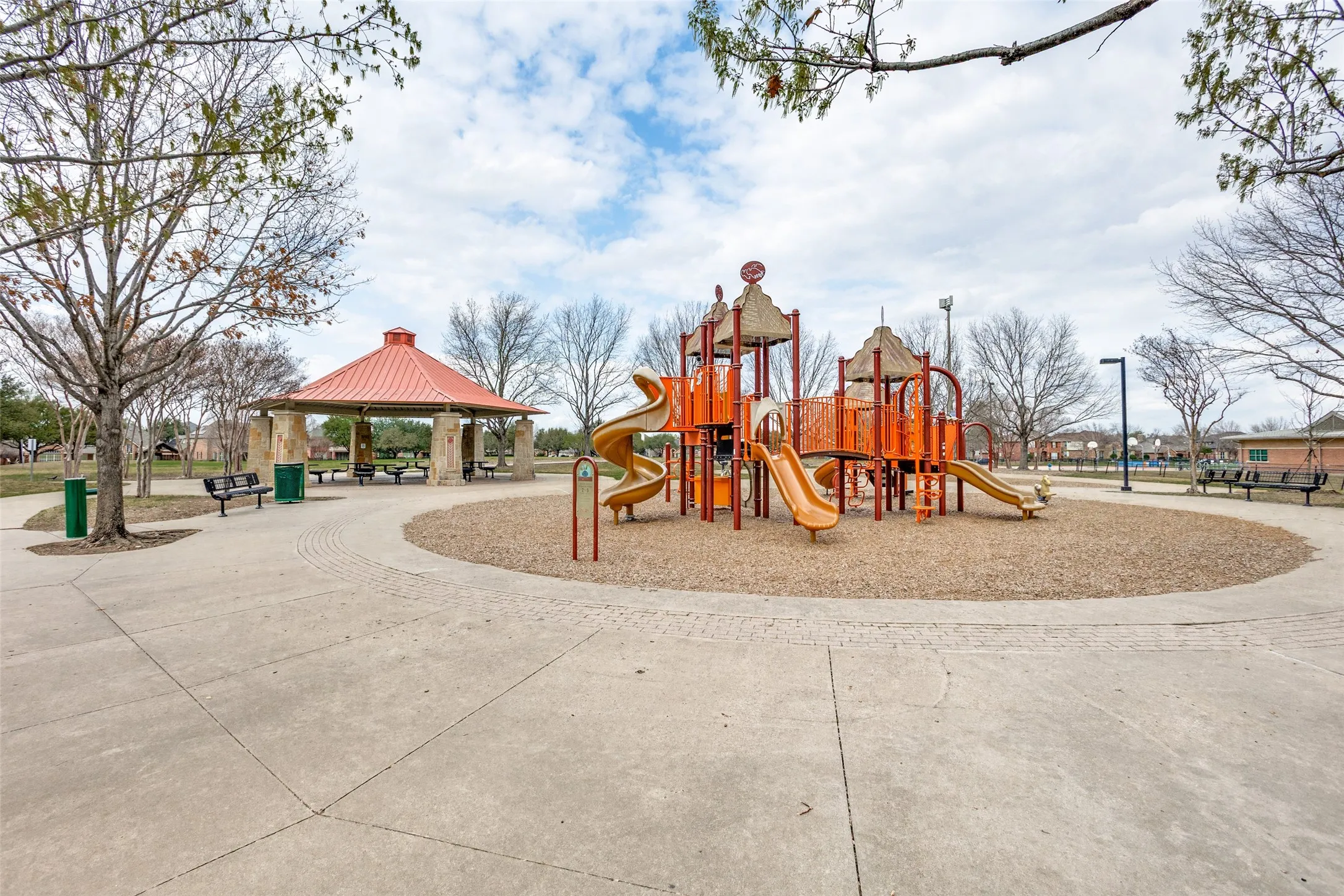 Single Family Residence For Sale in Denton County , 9362 Homestead Lane, Frisco, Texas 75033, 3 Bedroom, 2 Bathroom, 2 Garage spaces, 2,076 Sqft, built in 1998, Preowned, Price $420,000, mls#21196633, Real Estate Agent in Frisco, Homes For Sale in Denton county, Homes For Sale in Frisco, Realtor in Frisco Texas, Real Estate Brokerage Independent Realty Texas, Luminita Cordes Realtor