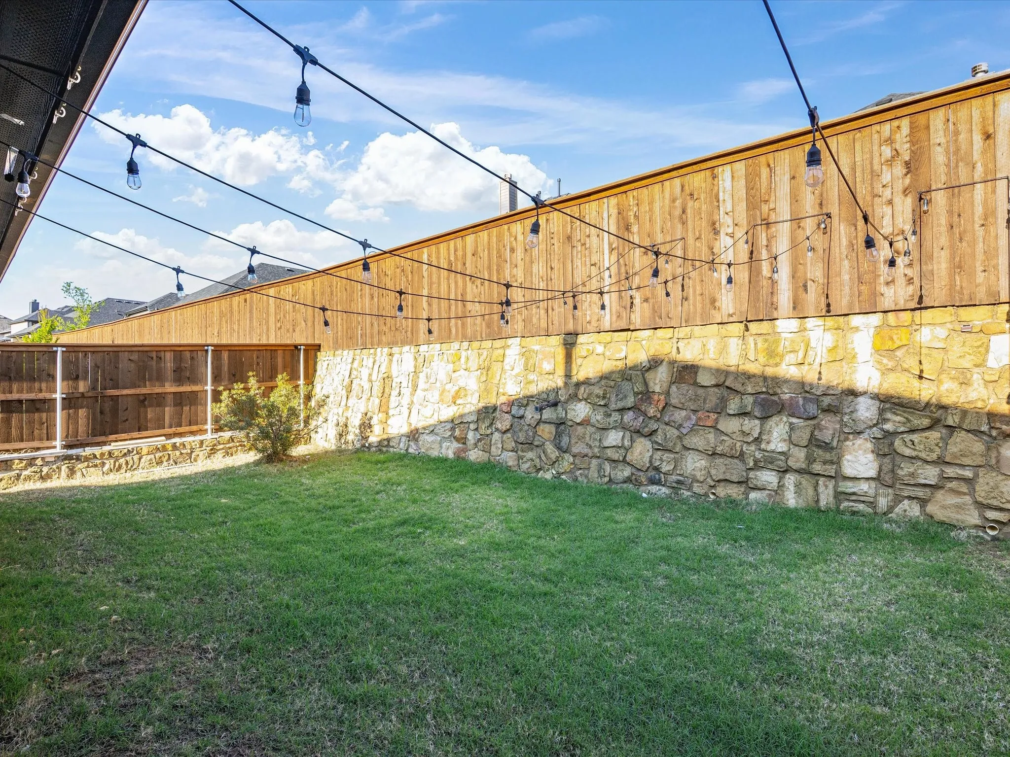 Single Family Residence For Sale in Johnson County , 1606 Evening Primrose Drive, Mansfield, Texas 76063, 4 Bedroom, 5 Bathroom, 3 Garage spaces, 3,228 Sqft, built in 2022, mls#21202599, Real Estate Agent in Mansfield, Homes For Sale in Johnson county, Homes For Sale in Mansfield, Realtor in Mansfield Texas, Real Estate Brokerage Independent Realty Texas, Luminita Cordes Realtor