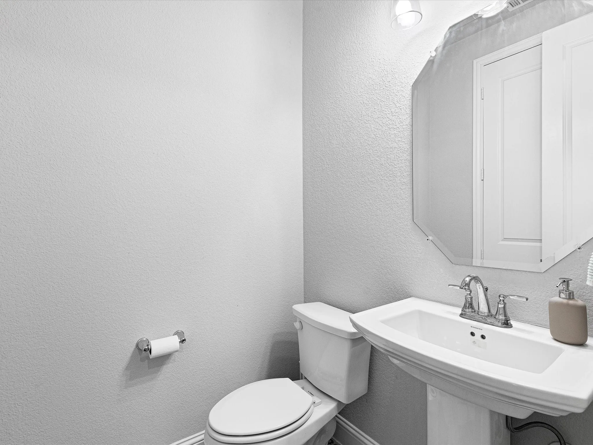 Single Family Residence For Sale in Johnson County , 1606 Evening Primrose Drive, Mansfield, Texas 76063, 4 Bedroom, 5 Bathroom, 3 Garage spaces, 3,228 Sqft, built in 2022, mls#21202599, Real Estate Agent in Mansfield, Homes For Sale in Johnson county, Homes For Sale in Mansfield, Realtor in Mansfield Texas, Real Estate Brokerage Independent Realty Texas, Luminita Cordes Realtor