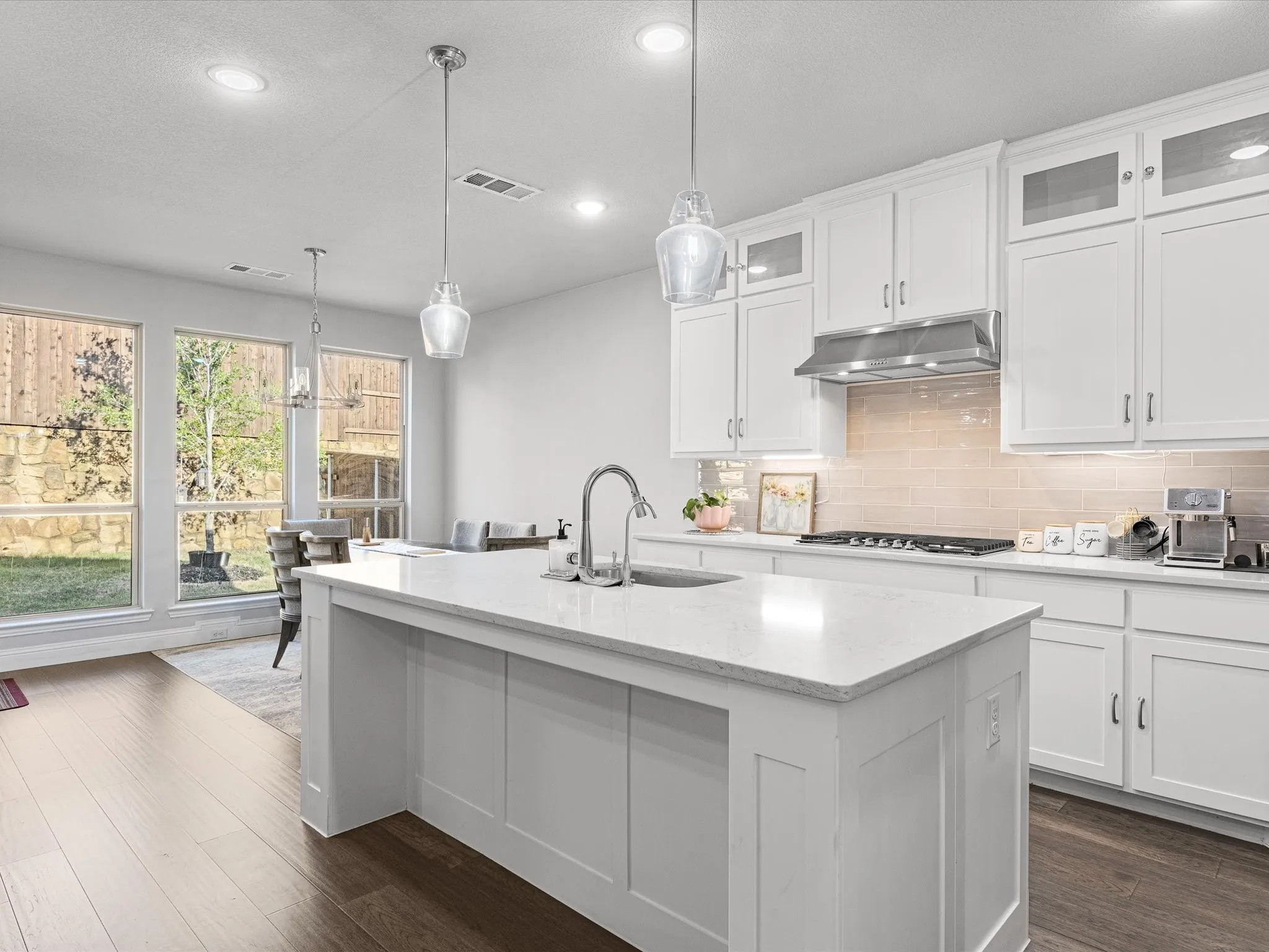 Single Family Residence For Sale in Johnson County , 1606 Evening Primrose Drive, Mansfield, Texas 76063, 4 Bedroom, 5 Bathroom, 3 Garage spaces, 3,228 Sqft, built in 2022, mls#21202599, Real Estate Agent in Mansfield, Homes For Sale in Johnson county, Homes For Sale in Mansfield, Realtor in Mansfield Texas, Real Estate Brokerage Independent Realty Texas, Luminita Cordes Realtor