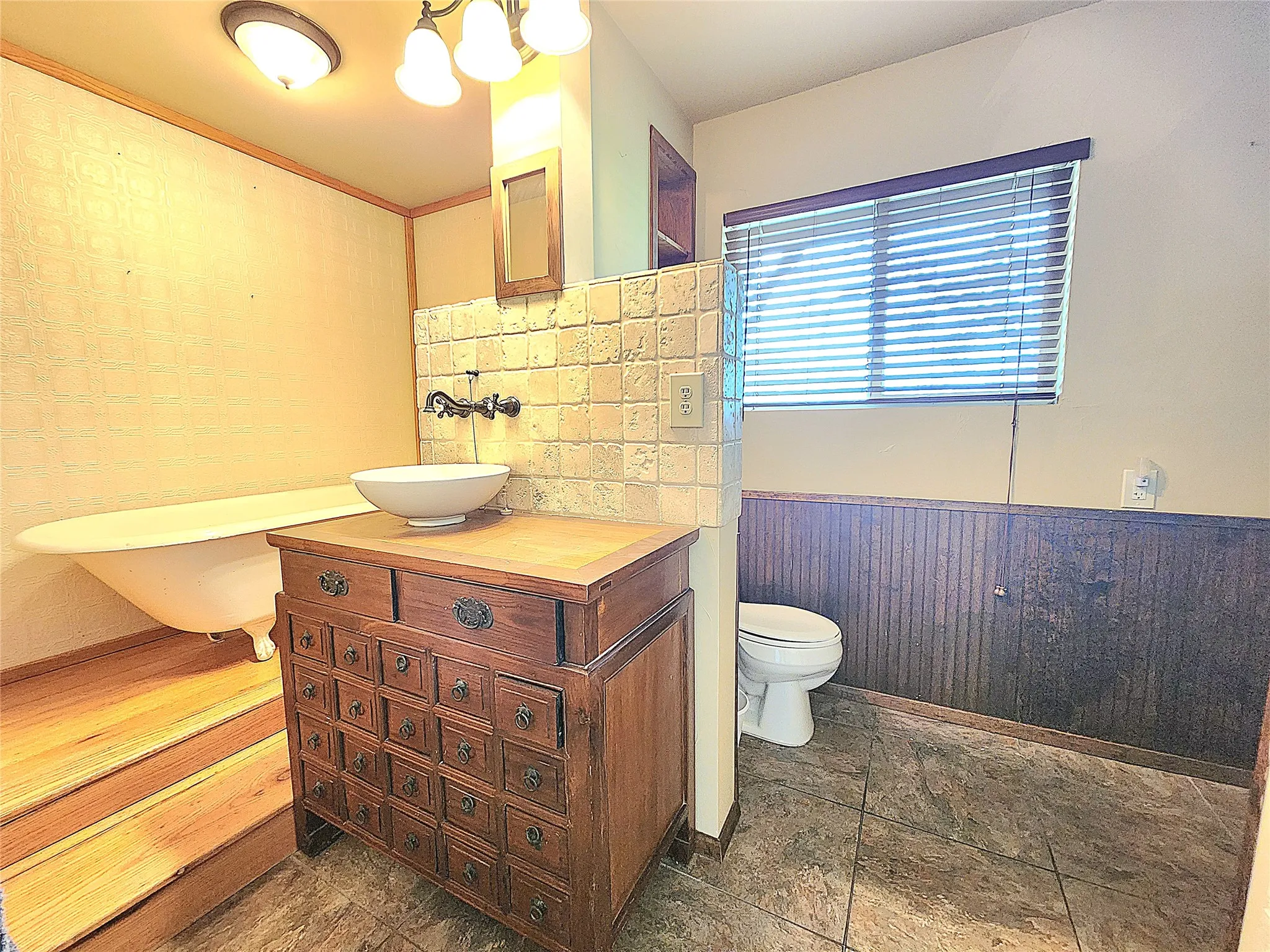 Single Family Residence For Sale in Parker County , 204 Ranch House Road, Willow Park, Texas 76087, 3 Bedroom, 2 Bathroom, 4 Garage spaces, 1,728 Sqft, built in 1959, mls#21202686, Real Estate Agent in Willow Park, Homes For Sale in Parker county, Homes For Sale in Willow Park, Realtor in Willow Park Texas, Real Estate Brokerage Independent Realty Texas, Luminita Cordes Realtor