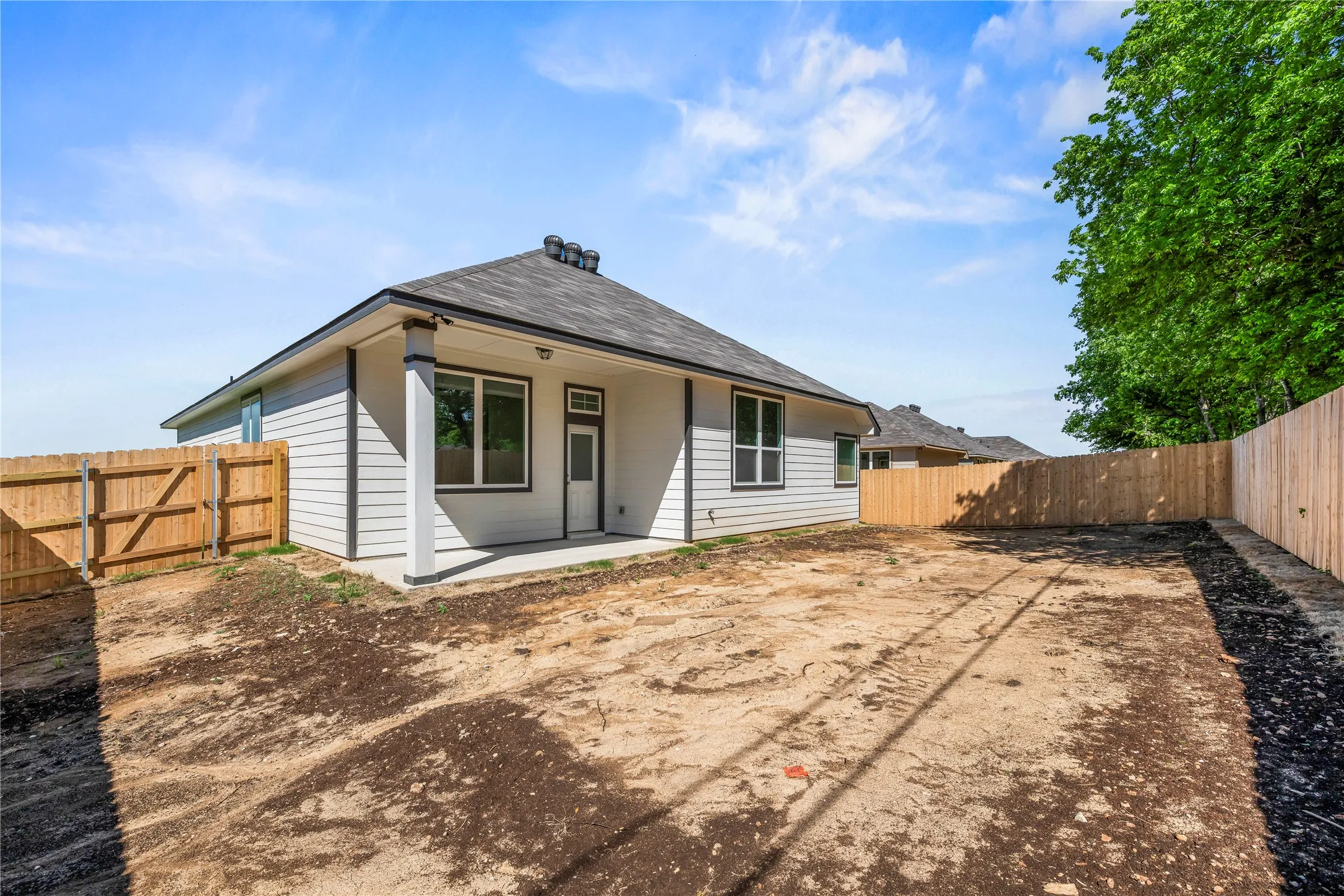 Single Family Residence For Sale in Mc Lennan County , 109 Adaline Bend, Mc Gregor, Texas 76657, 4 Bedroom, 3 Bathroom, 2 Garage spaces, 2,043 Sqft, built in 2026, mls#21202712, Real Estate Agent in Mc Gregor, Homes For Sale in Mc Lennan county, Homes For Sale in Mc Gregor, Realtor in Mc Gregor Texas, Real Estate Brokerage Independent Realty Texas, Luminita Cordes Realtor
