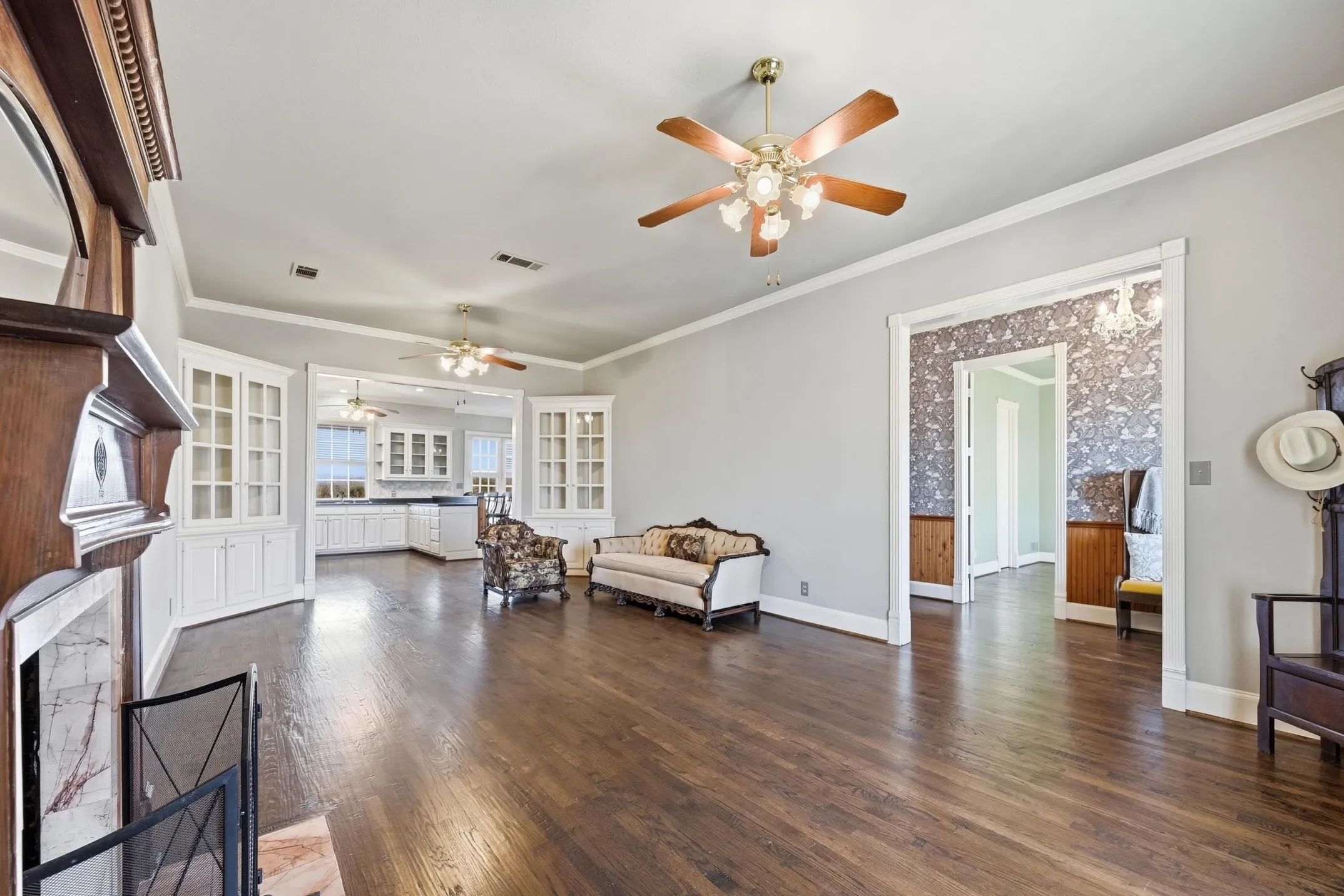 Single Family Residence For Sale in Rockwall County , 707 Cullins Road, Rockwall, Texas 75032, 4 Bedrooms, 3 Bathrooms, 2 Garage spaces, 3,583 Sqft, built in 1990, Preowned, Price $1,550,000, mls#21199208, Real Estate Agent in Rockwall, Homes For Sale in Rockwall county, Homes For Sale in Rockwall, Realtor in Rockwall Texas, Real Estate Brokerage Independent Realty Texas, Luminita Cordes Realtor
