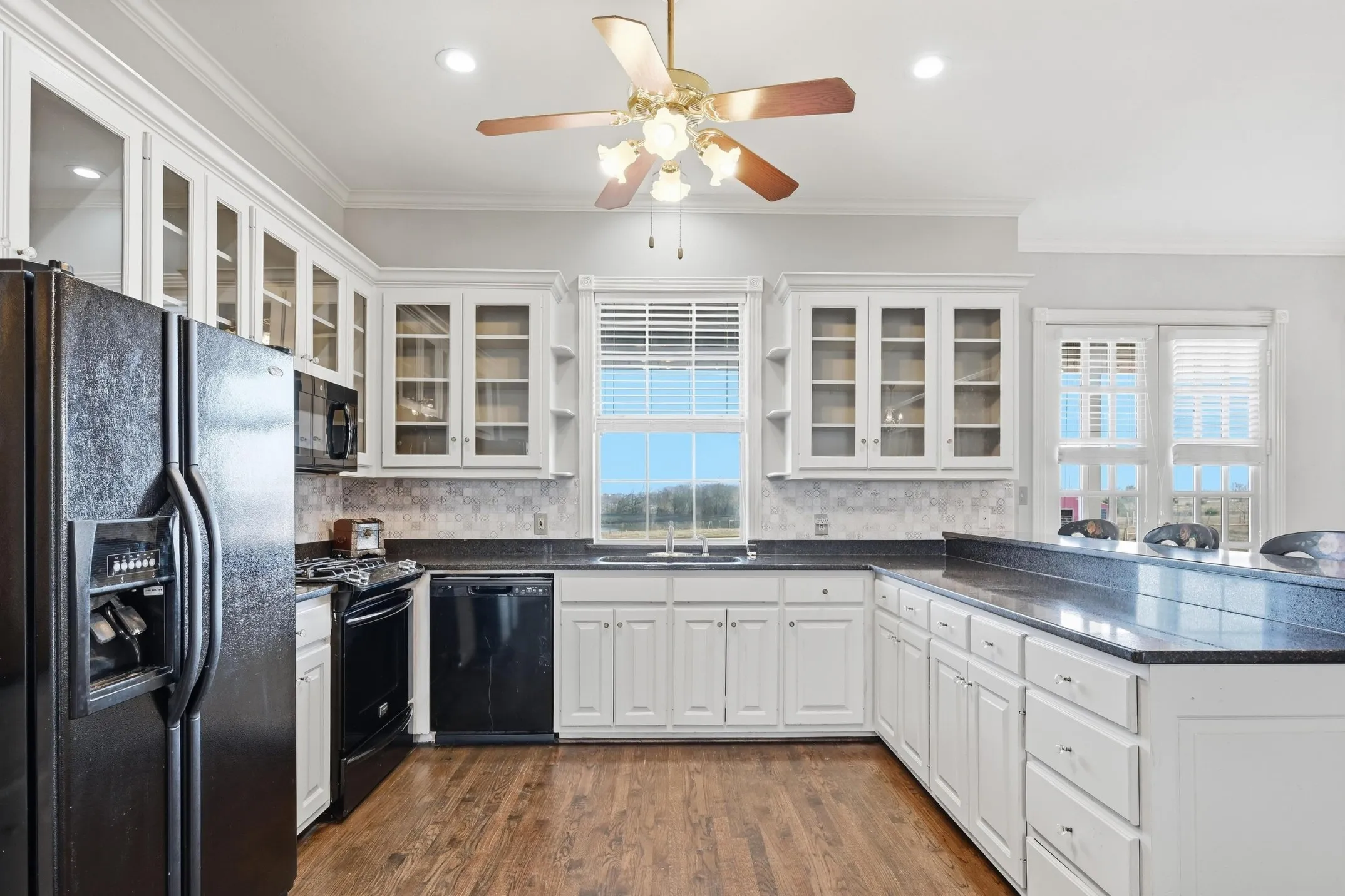 Single Family Residence For Sale in Rockwall County , 707 Cullins Road, Rockwall, Texas 75032, 4 Bedrooms, 3 Bathrooms, 2 Garage spaces, 3,583 Sqft, built in 1990, Preowned, Price $1,550,000, mls#21199208, Real Estate Agent in Rockwall, Homes For Sale in Rockwall county, Homes For Sale in Rockwall, Realtor in Rockwall Texas, Real Estate Brokerage Independent Realty Texas, Luminita Cordes Realtor