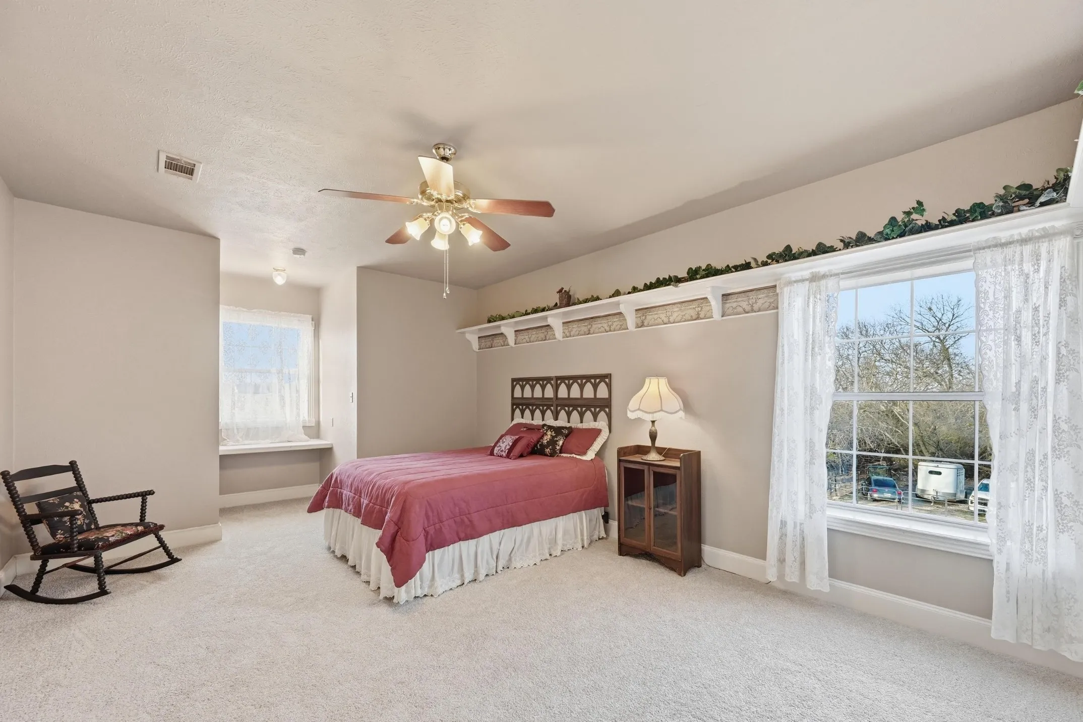 Single Family Residence For Sale in Rockwall County , 707 Cullins Road, Rockwall, Texas 75032, 4 Bedrooms, 3 Bathrooms, 2 Garage spaces, 3,583 Sqft, built in 1990, Preowned, Price $1,550,000, mls#21199208, Real Estate Agent in Rockwall, Homes For Sale in Rockwall county, Homes For Sale in Rockwall, Realtor in Rockwall Texas, Real Estate Brokerage Independent Realty Texas, Luminita Cordes Realtor