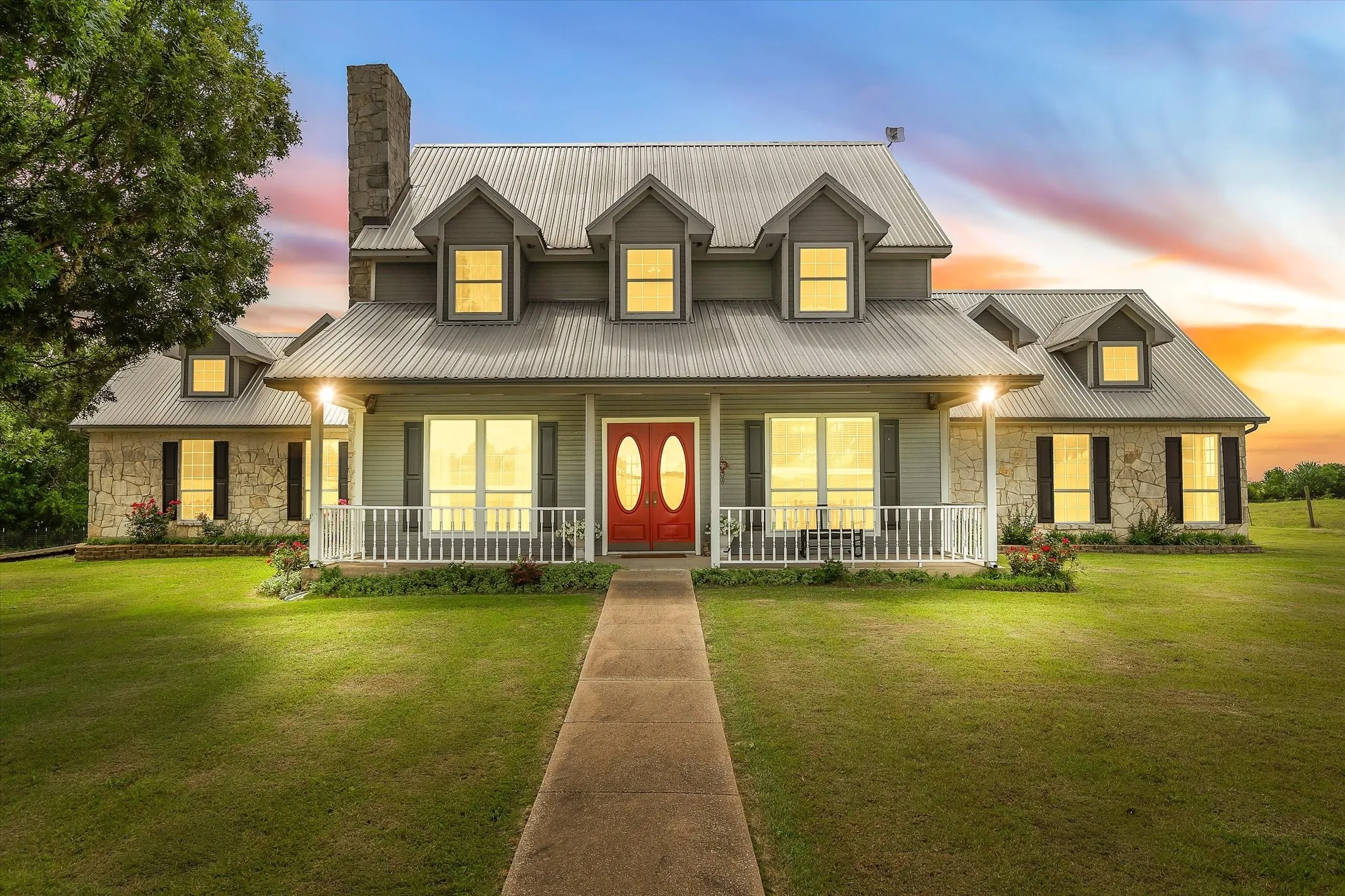 Single Family Residence For Sale in Rockwall County , 707 Cullins Road, Rockwall, Texas 75032, 4 Bedrooms, 3 Bathrooms, 2 Garage spaces, 3,583 Sqft, built in 1990, Preowned, Price $1,550,000, mls#21199208, Real Estate Agent in Rockwall, Homes For Sale in Rockwall county, Homes For Sale in Rockwall, Realtor in Rockwall Texas, Real Estate Brokerage Independent Realty Texas, Luminita Cordes Realtor