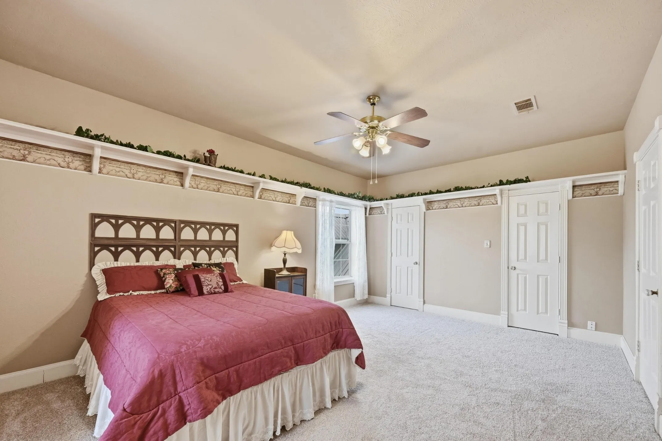 Single Family Residence For Sale in Rockwall County , 707 Cullins Road, Rockwall, Texas 75032, 4 Bedrooms, 3 Bathrooms, 2 Garage spaces, 3,583 Sqft, built in 1990, Preowned, Price $1,550,000, mls#21199208, Real Estate Agent in Rockwall, Homes For Sale in Rockwall county, Homes For Sale in Rockwall, Realtor in Rockwall Texas, Real Estate Brokerage Independent Realty Texas, Luminita Cordes Realtor