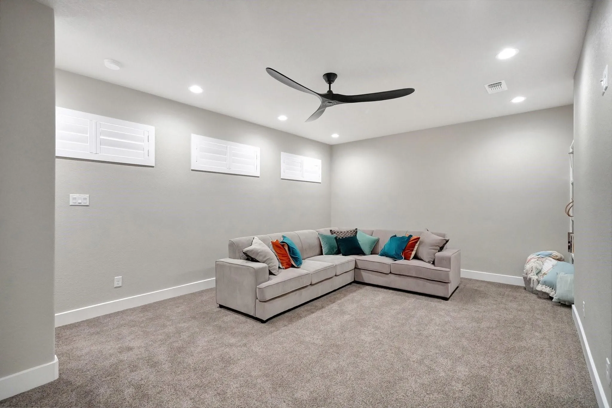 Single Family Residence For Sale in Parker County , 514 W Spring Street, Weatherford, Texas 76086, 3 Bedrooms, 3 Bathrooms, 3 Garage spaces, 3,254 Sqft, built in 2022, Price $679,000, mls#21202771, Real Estate Agent in Weatherford, Homes For Sale in Parker county, Homes For Sale in Weatherford, Realtor in Weatherford Texas, Real Estate Brokerage Independent Realty Texas, Luminita Cordes Realtor