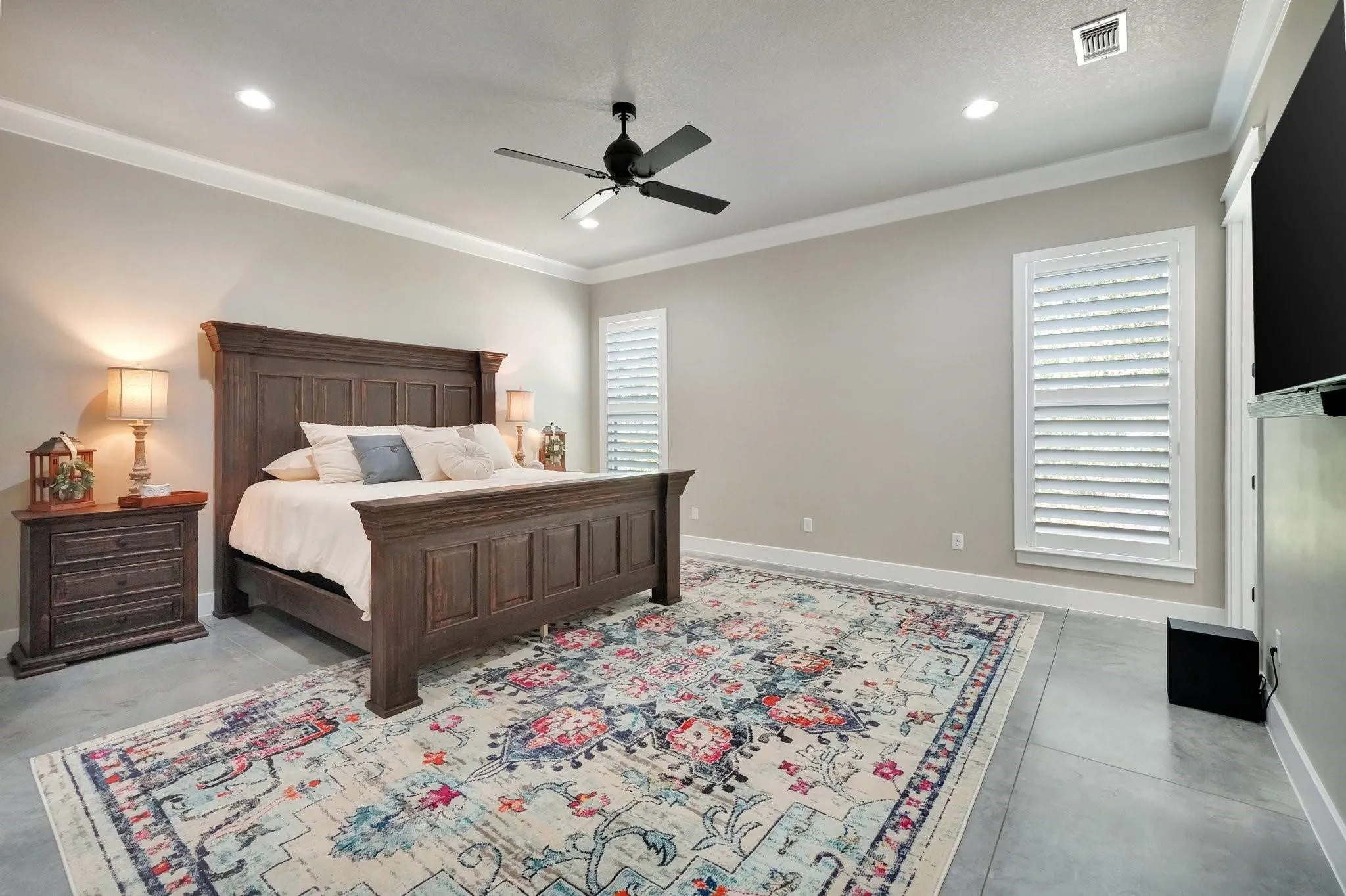 Single Family Residence For Sale in Parker County , 514 W Spring Street, Weatherford, Texas 76086, 3 Bedrooms, 3 Bathrooms, 3 Garage spaces, 3,254 Sqft, built in 2022, Price $679,000, mls#21202771, Real Estate Agent in Weatherford, Homes For Sale in Parker county, Homes For Sale in Weatherford, Realtor in Weatherford Texas, Real Estate Brokerage Independent Realty Texas, Luminita Cordes Realtor